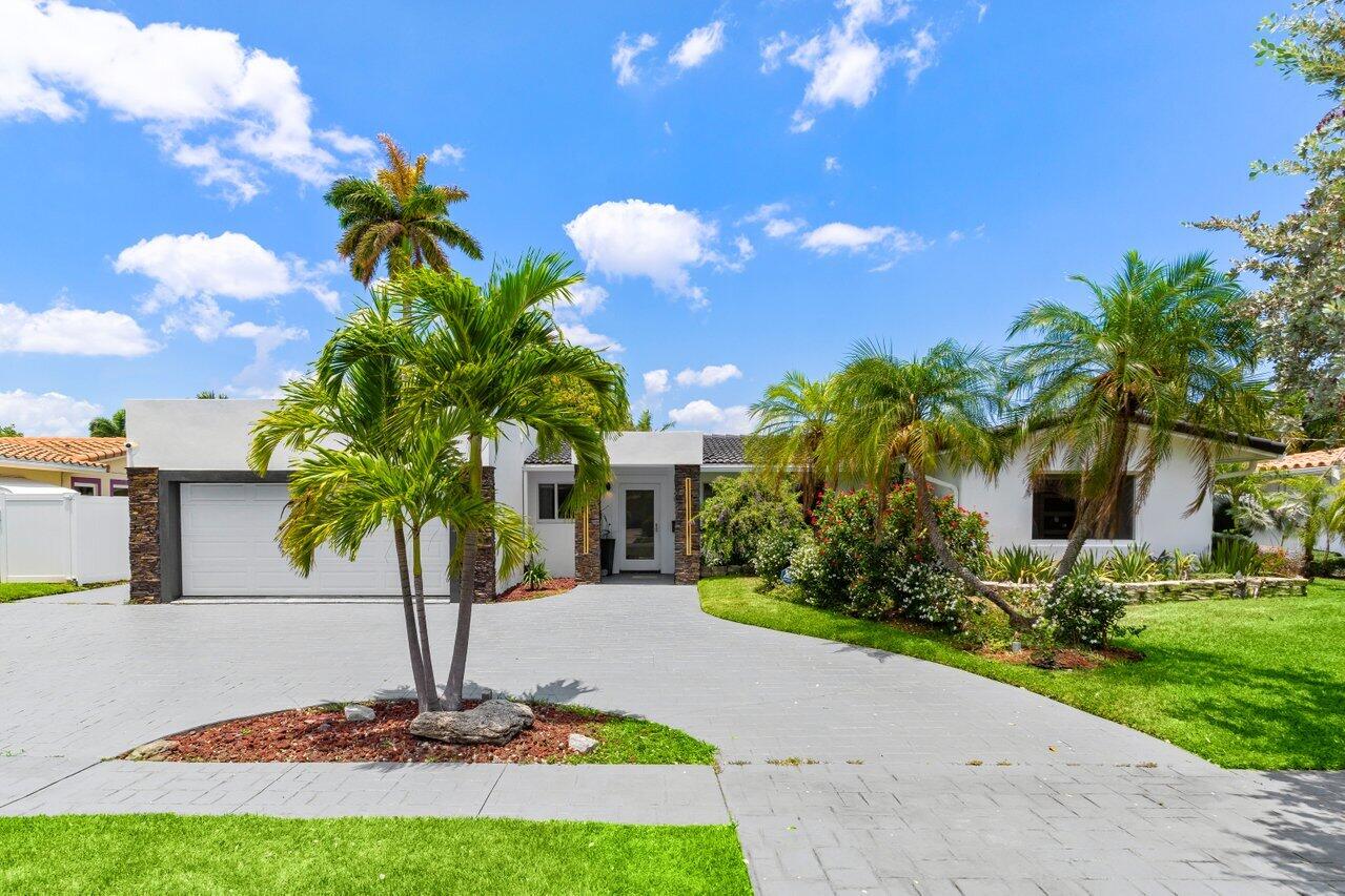 CORAL KEY VILLAS 2ND SEC - Residential