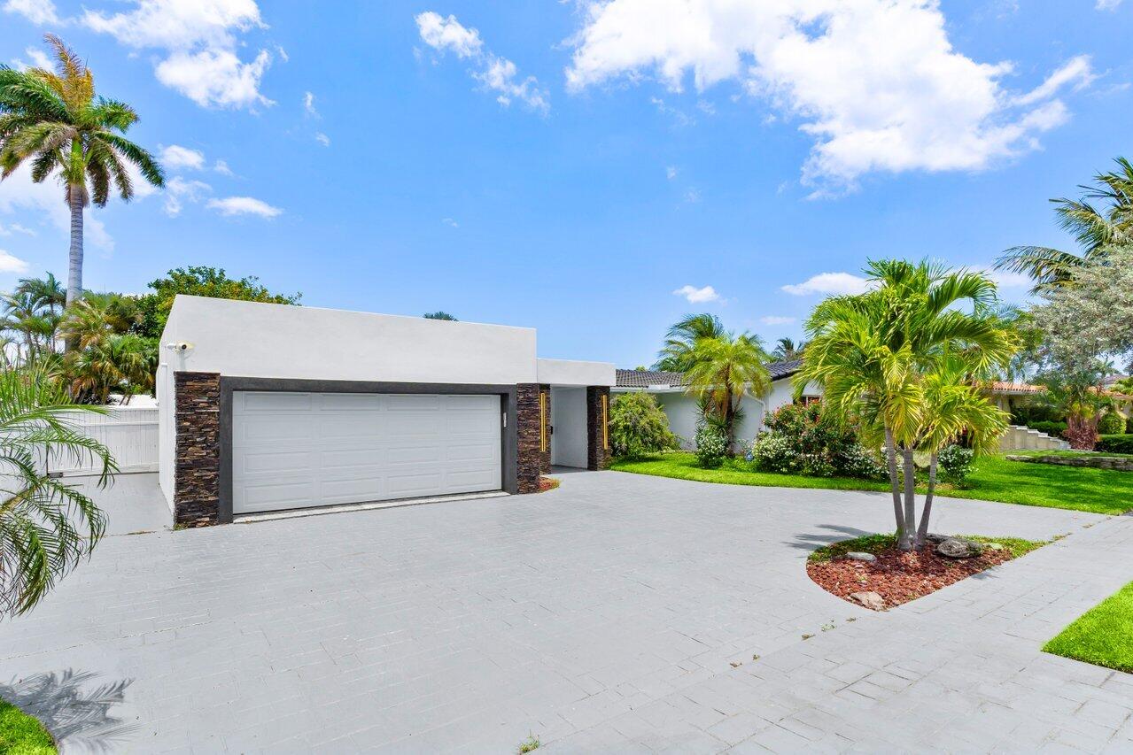 CORAL KEY VILLAS 2ND SEC - Residential