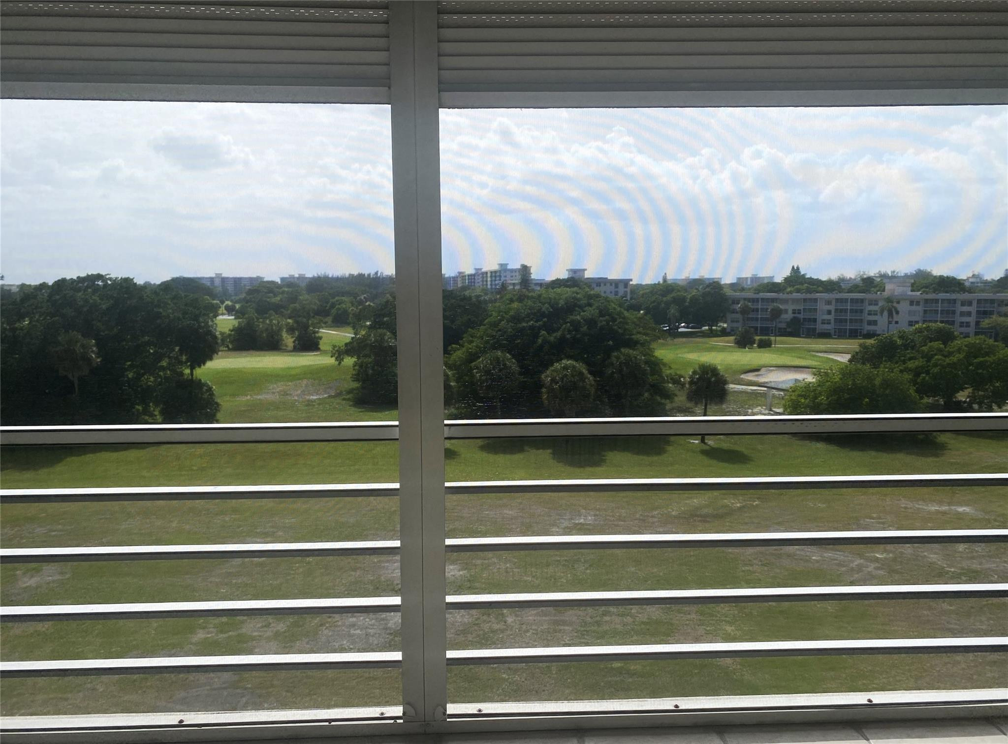 NO 20 PALM-AIRE COUNTRY CLUB - Residential