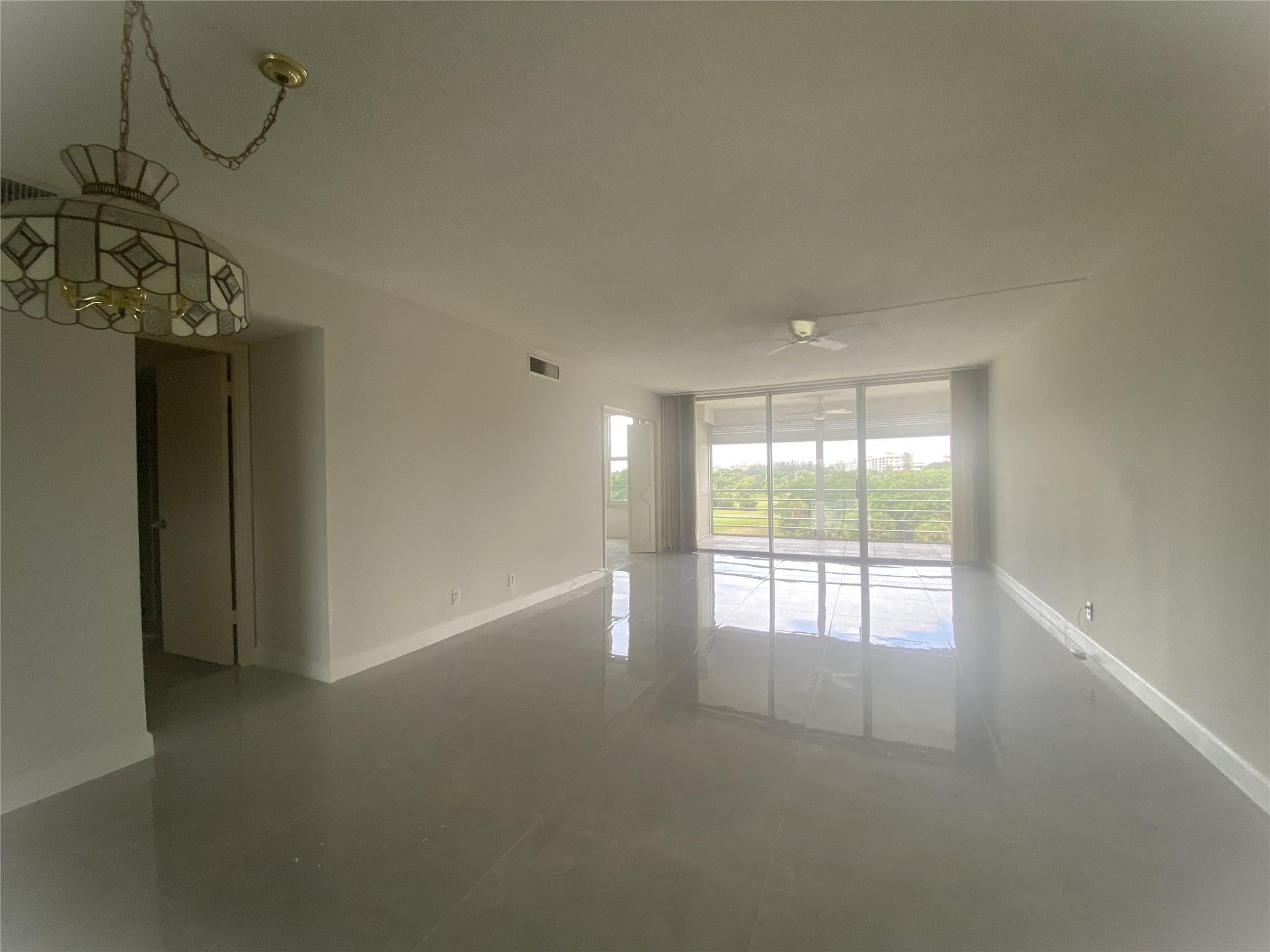 NO 20 PALM-AIRE COUNTRY CLUB - Residential