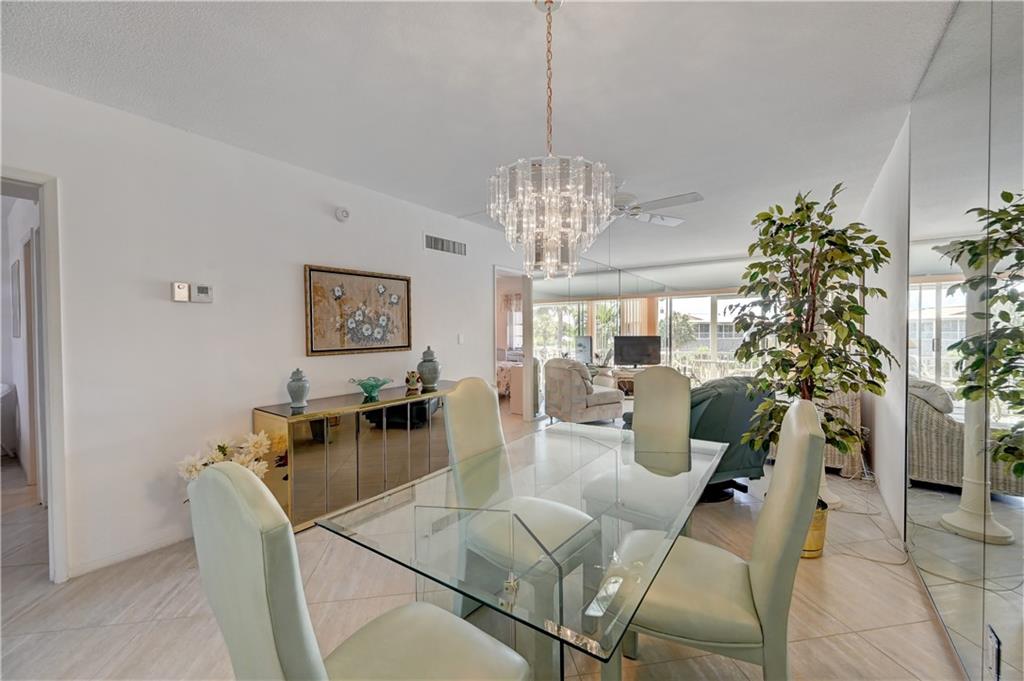 Penthouse North - Residential