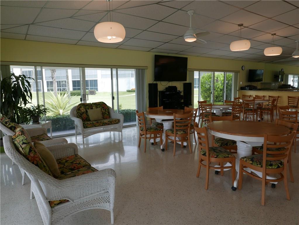 Penthouse North - Residential