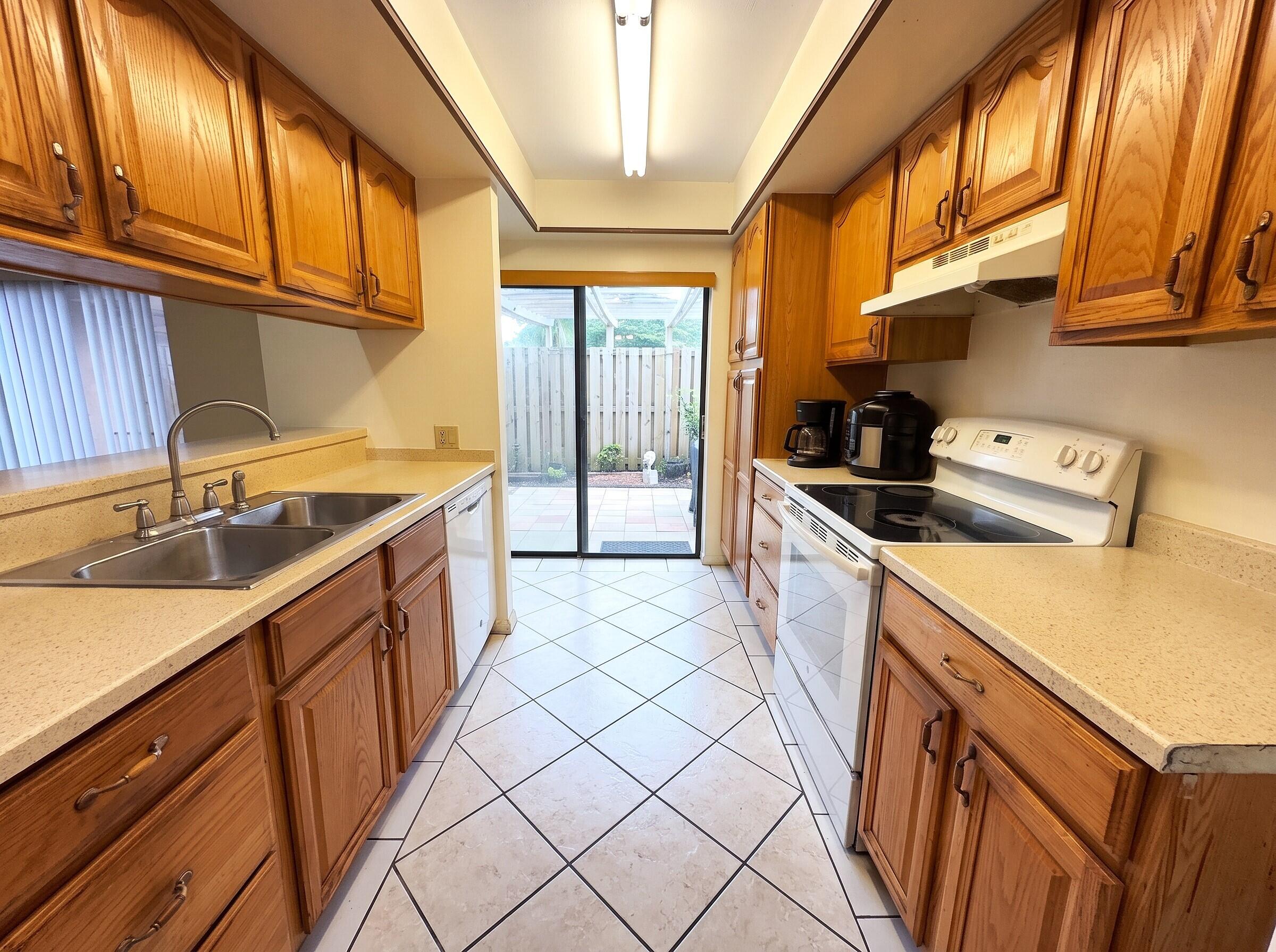 SHERWOOD LAKES PLAT NO 2 - Residential