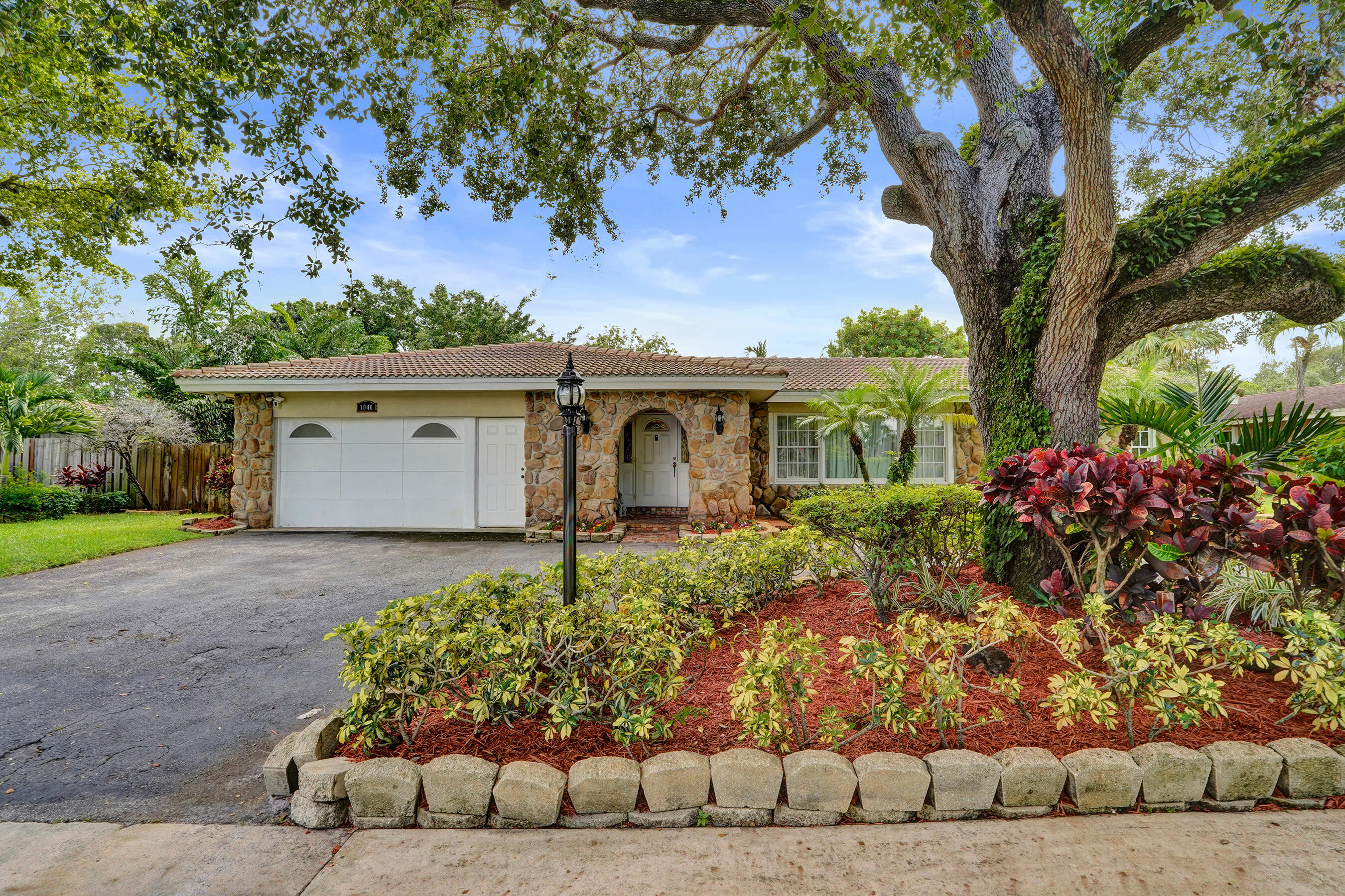 ROYAL PALM ESTATES - Residential
