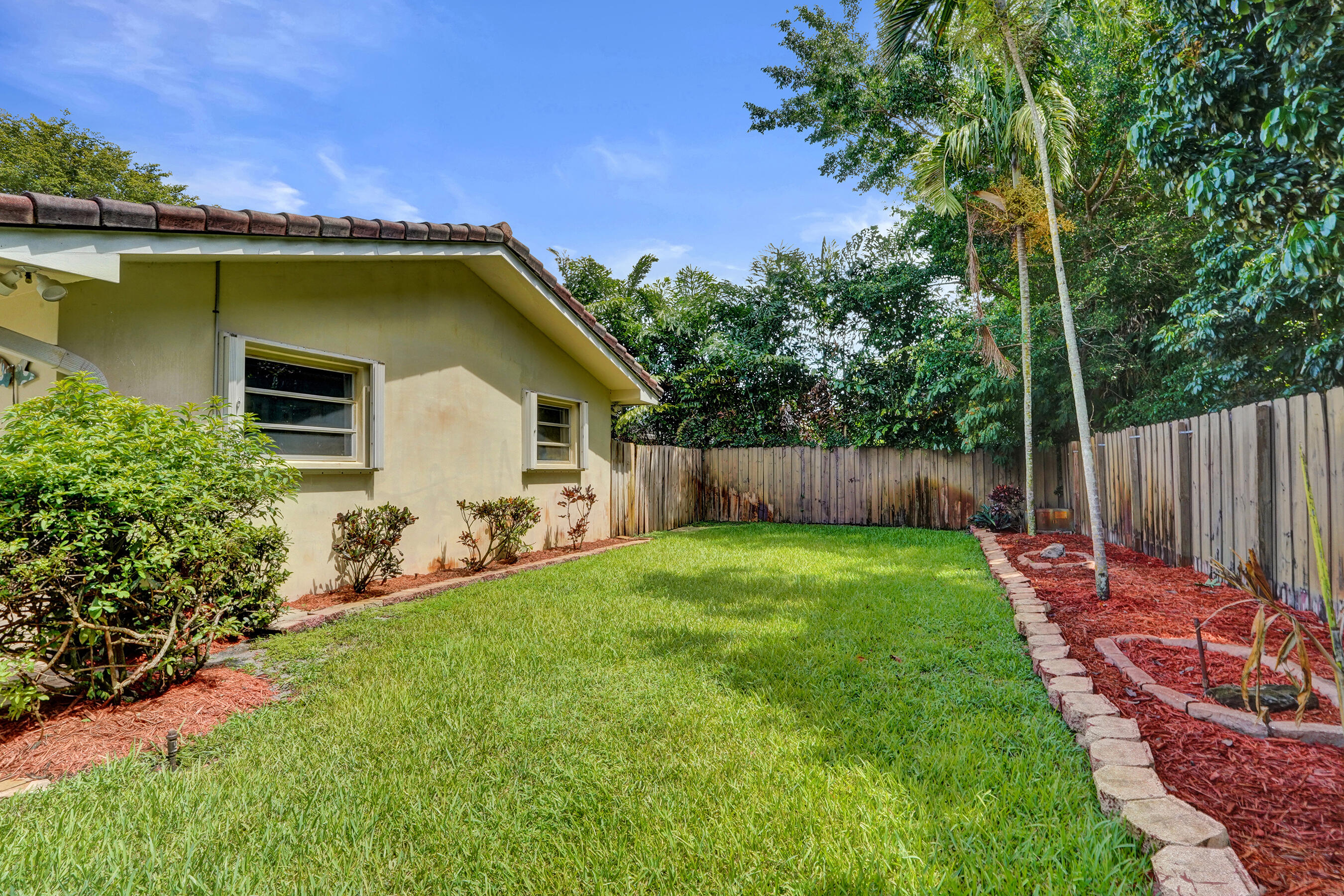 ROYAL PALM ESTATES - Residential
