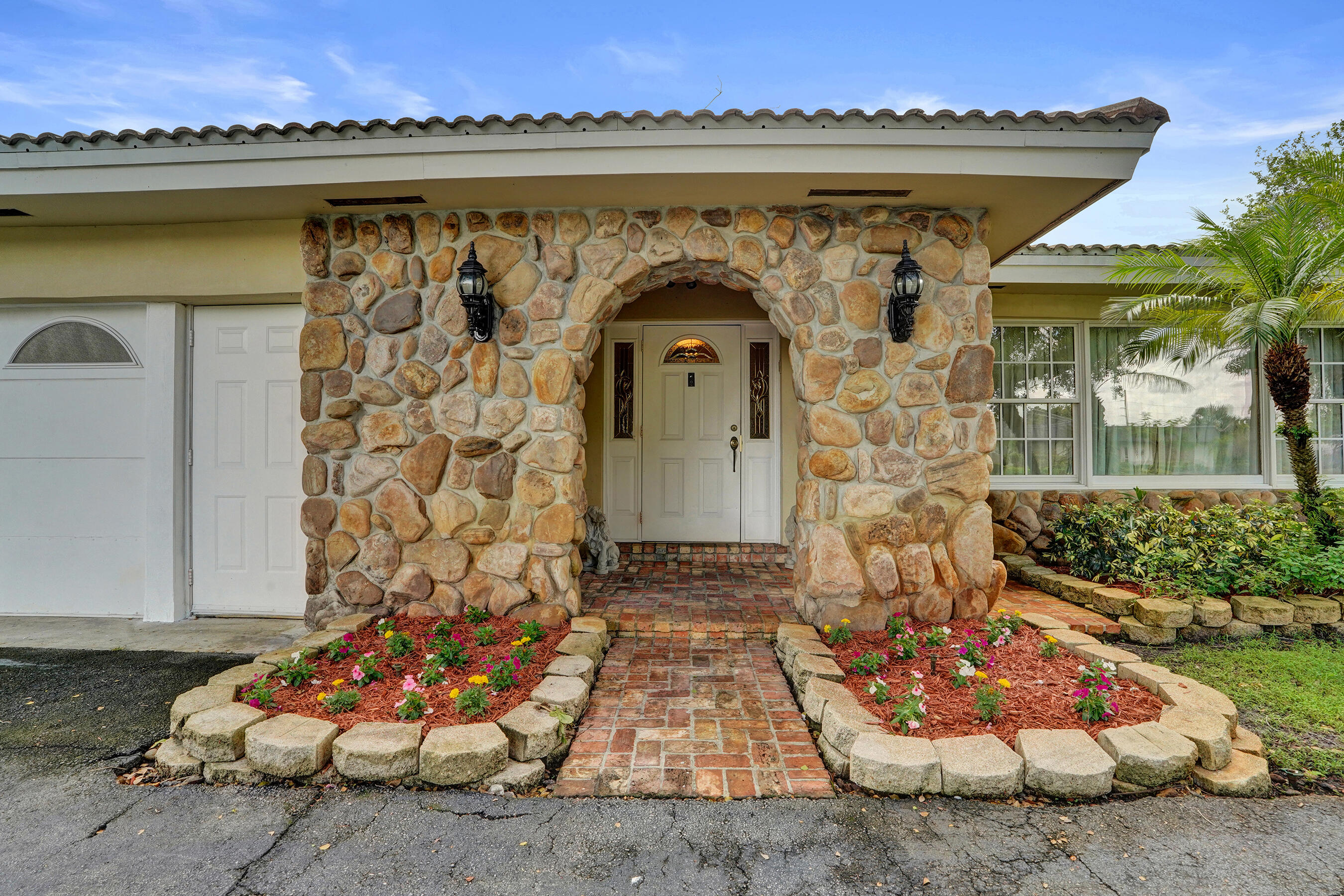 ROYAL PALM ESTATES - Residential