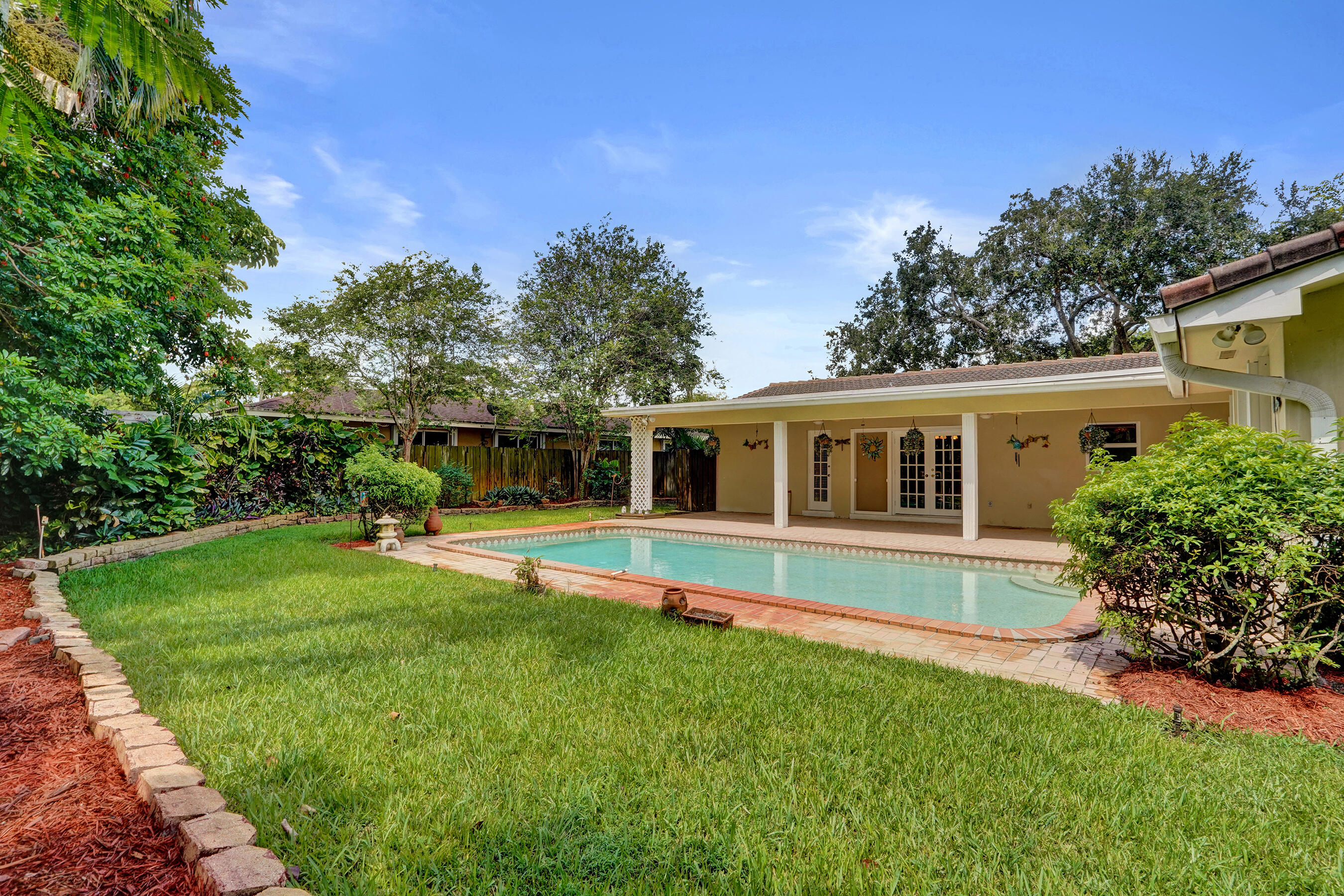 ROYAL PALM ESTATES - Residential