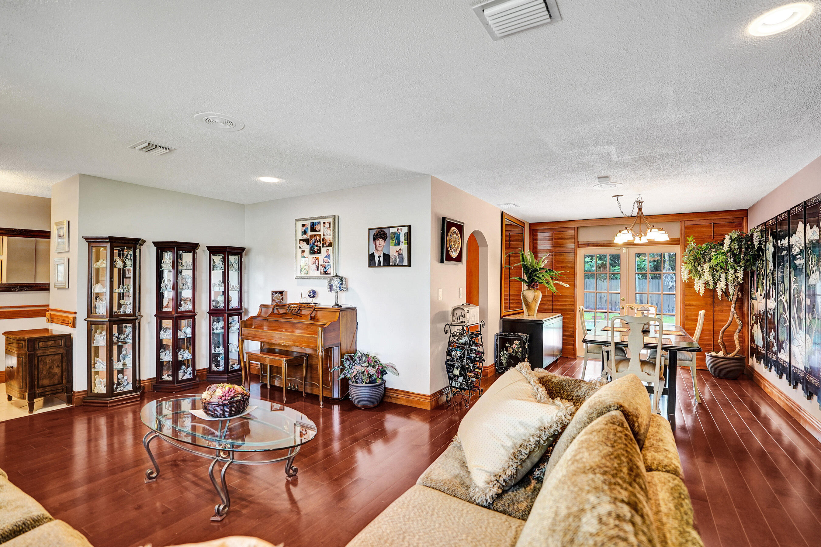 ROYAL PALM ESTATES - Residential