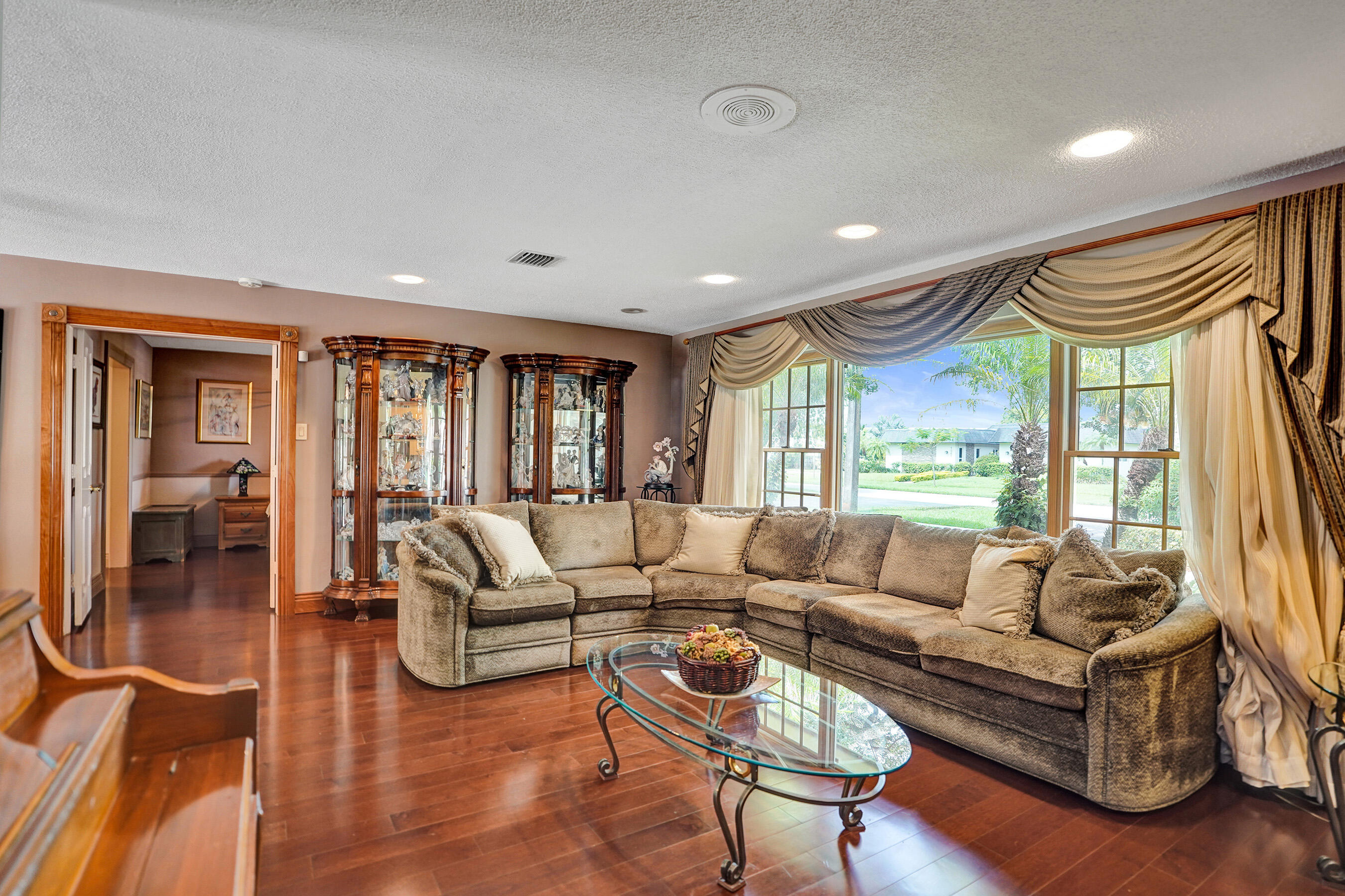 ROYAL PALM ESTATES - Residential