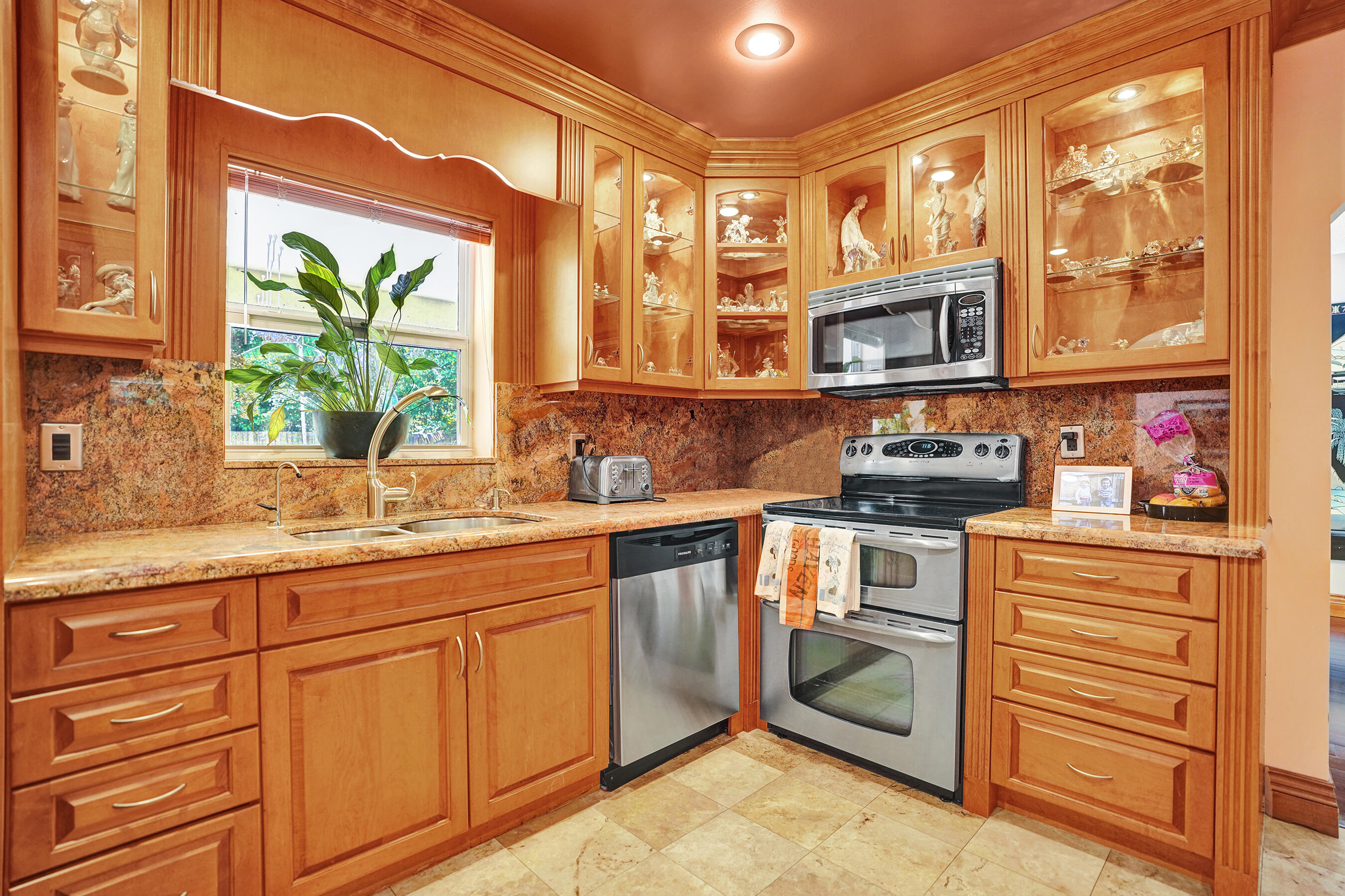 ROYAL PALM ESTATES - Residential