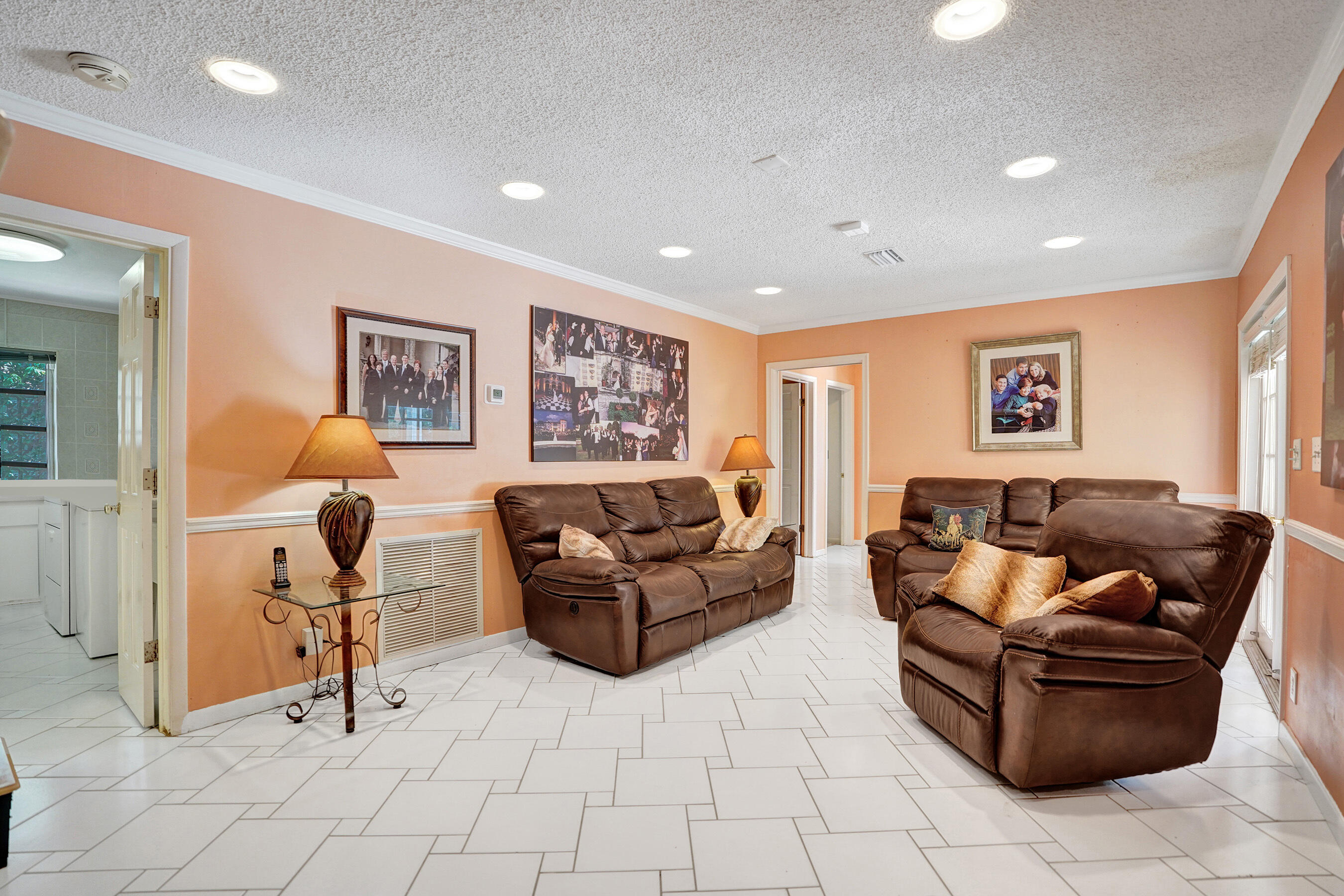 ROYAL PALM ESTATES - Residential