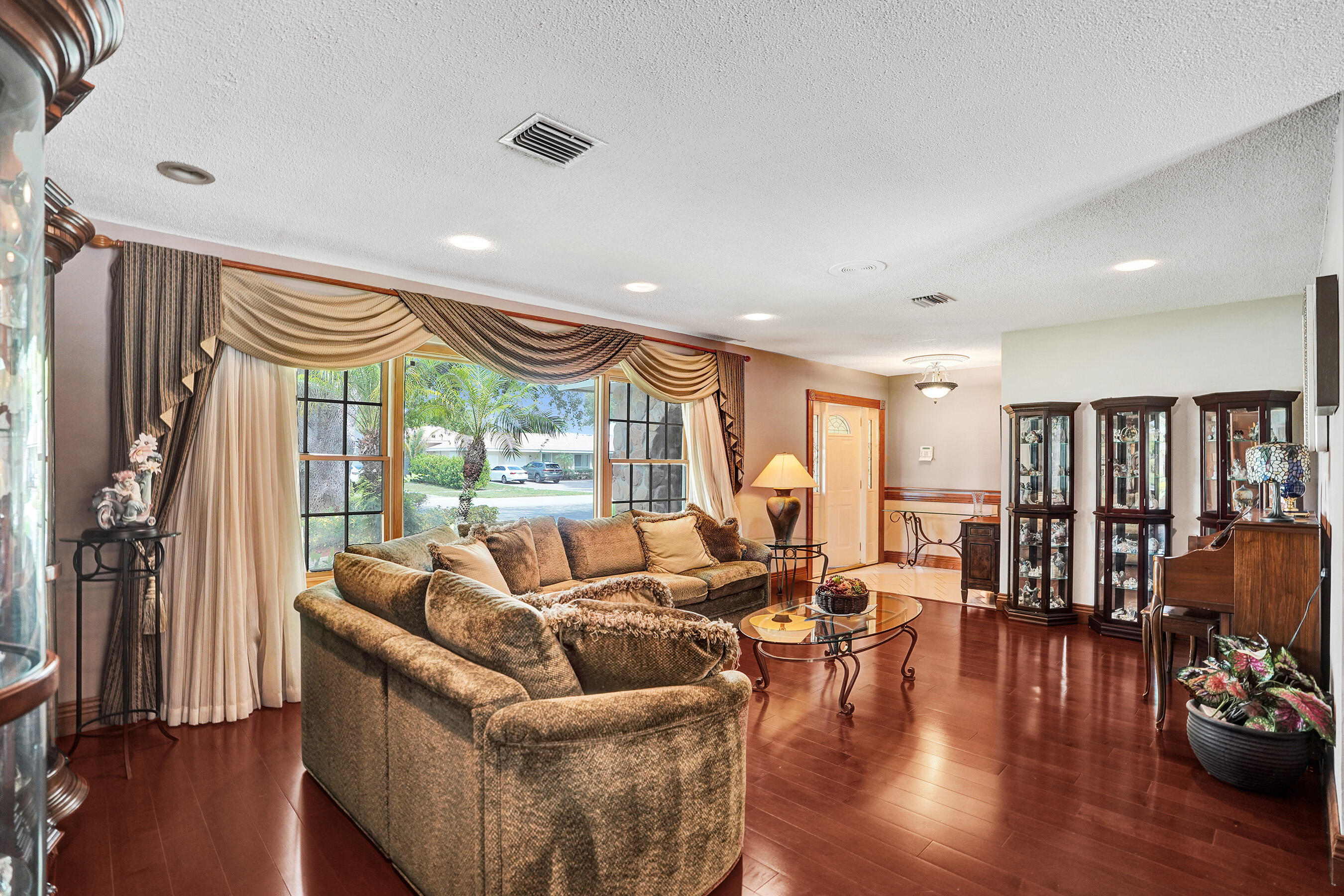 ROYAL PALM ESTATES - Residential