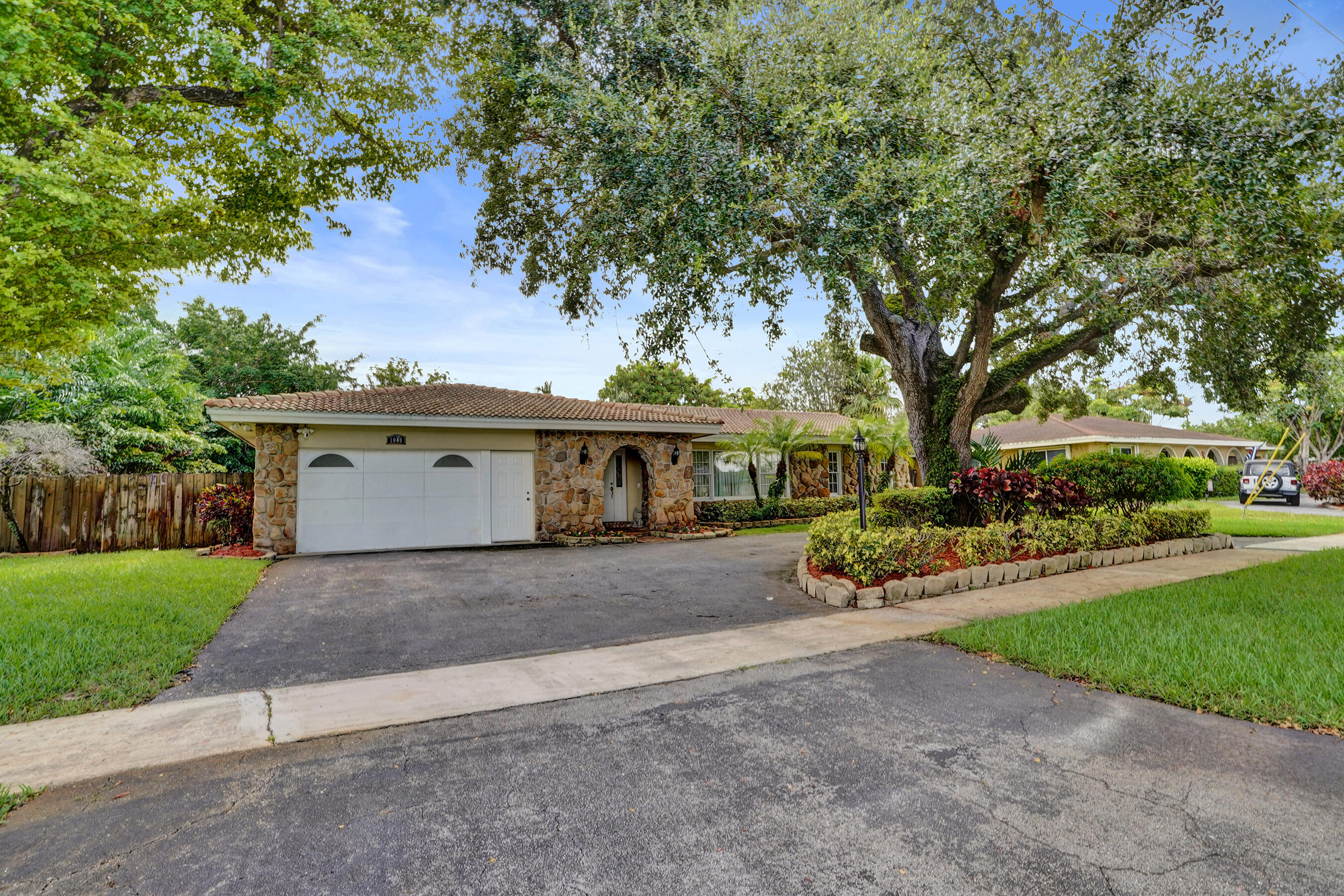ROYAL PALM ESTATES - Residential
