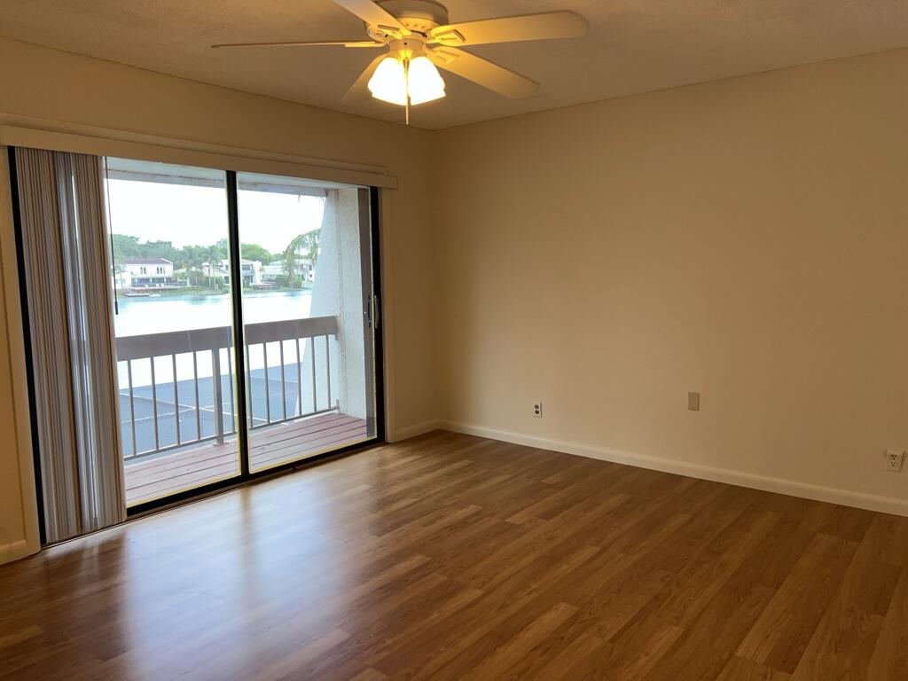 FAMILY TOWNHOUSES OF THE LAKES - Residential Lease