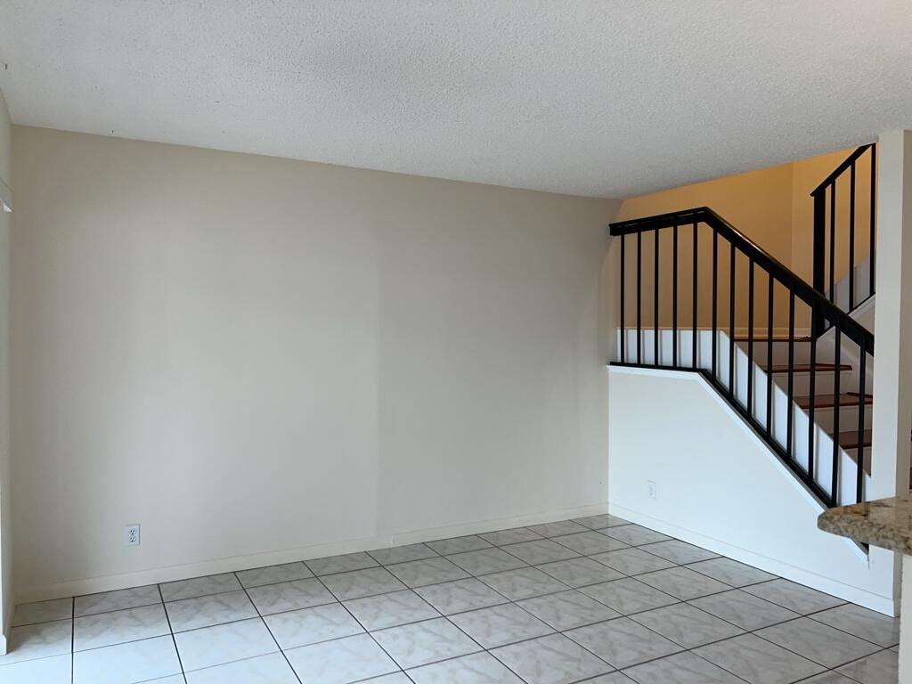 FAMILY TOWNHOUSES OF THE LAKES - Residential Lease