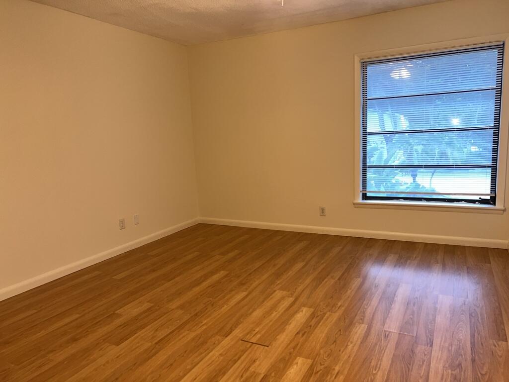 FAMILY TOWNHOUSES OF THE LAKES - Residential Lease