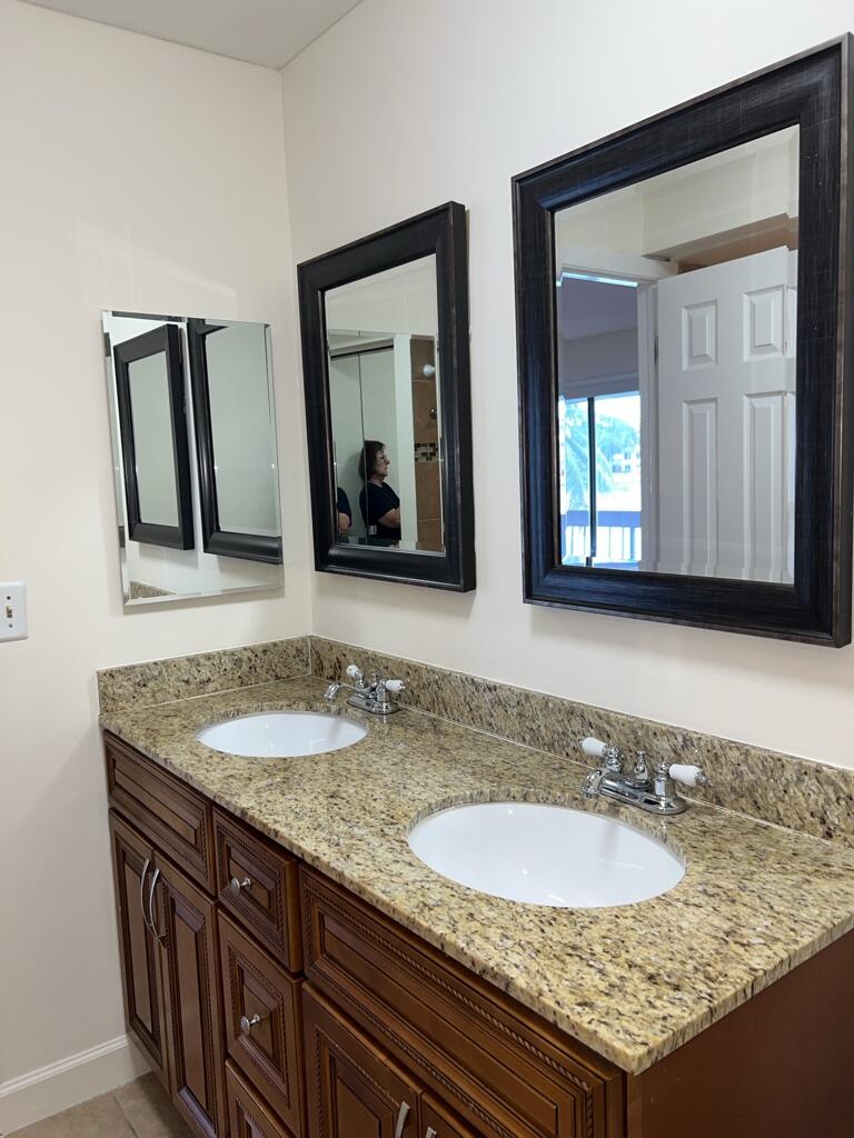 FAMILY TOWNHOUSES OF THE LAKES - Residential Lease