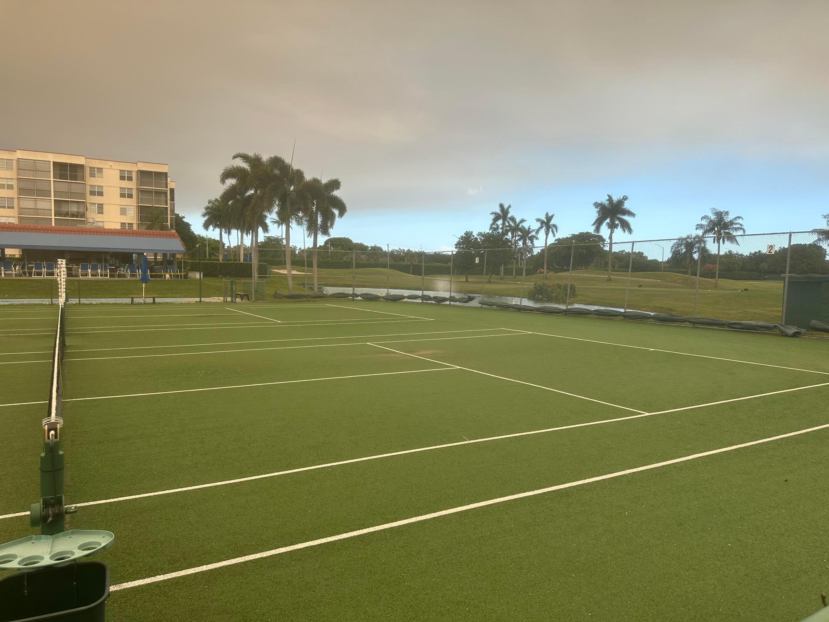 HOLLYBROOK GOLF AND - Residential Lease