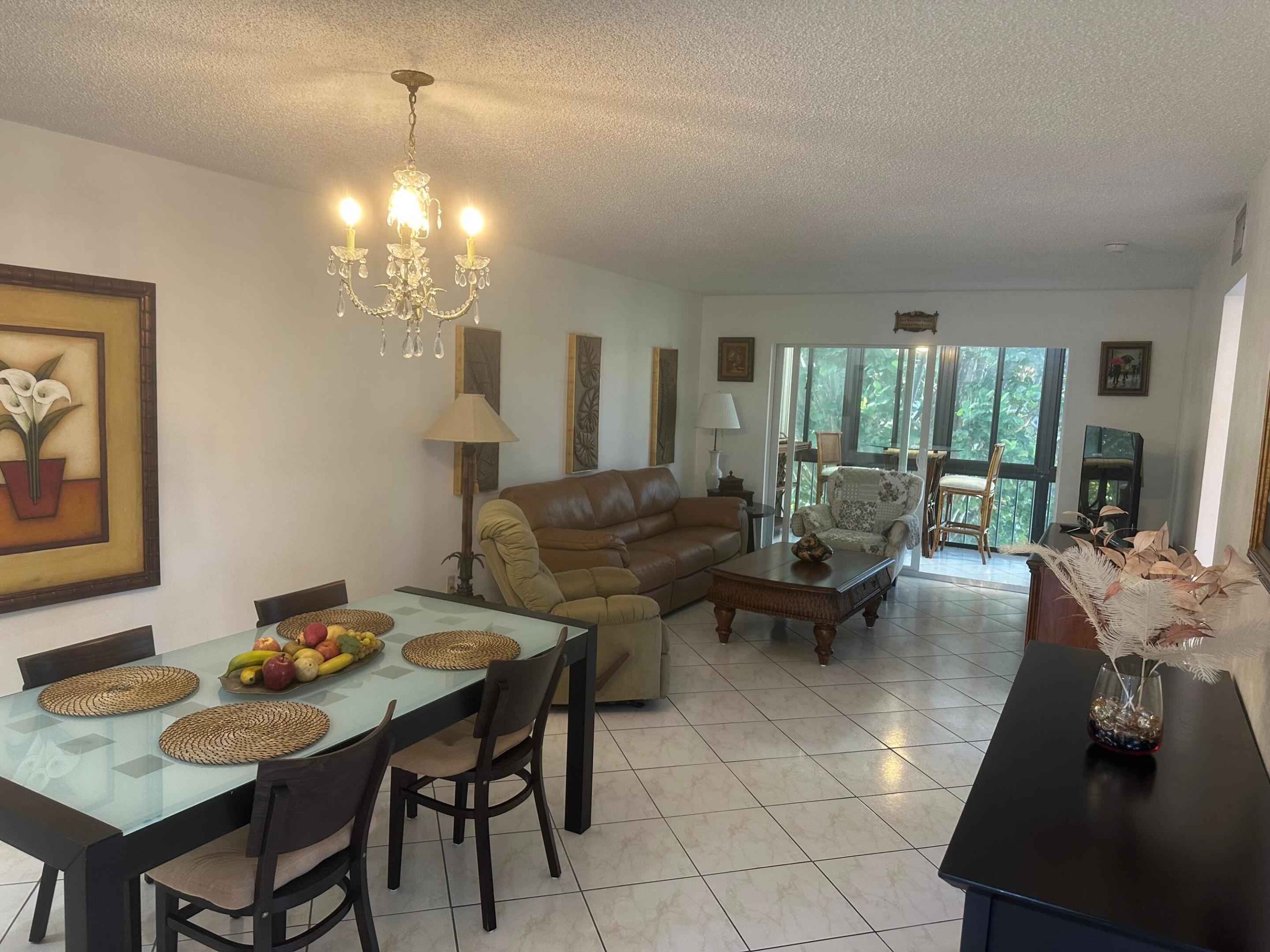 HOLLYBROOK GOLF AND - Residential Lease