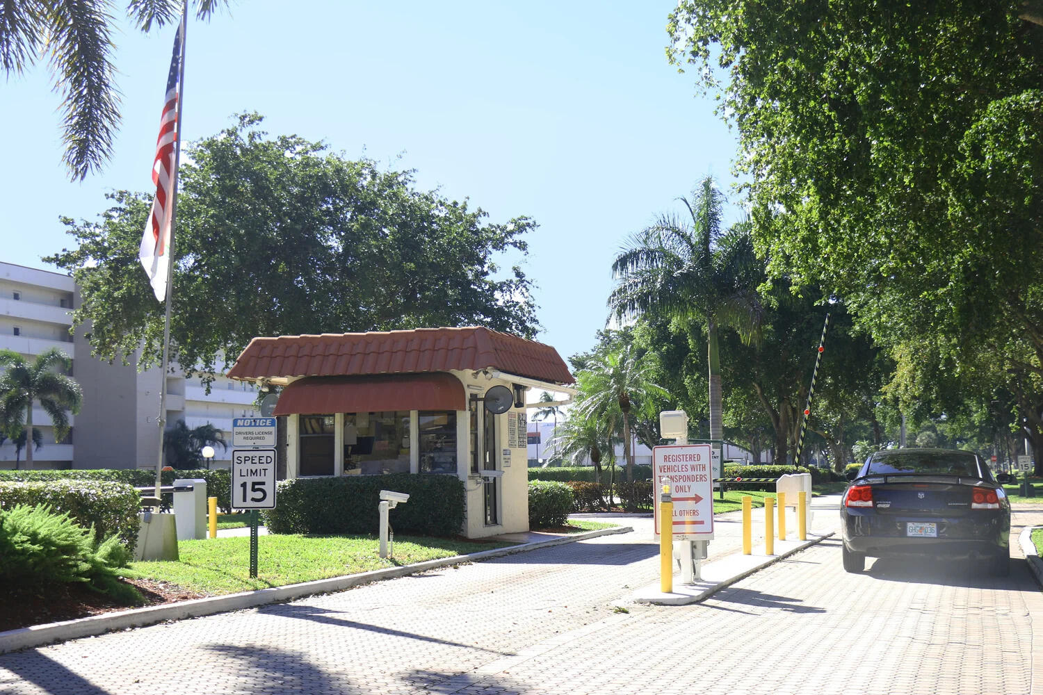 HOLLYBROOK GOLF AND - Residential Lease