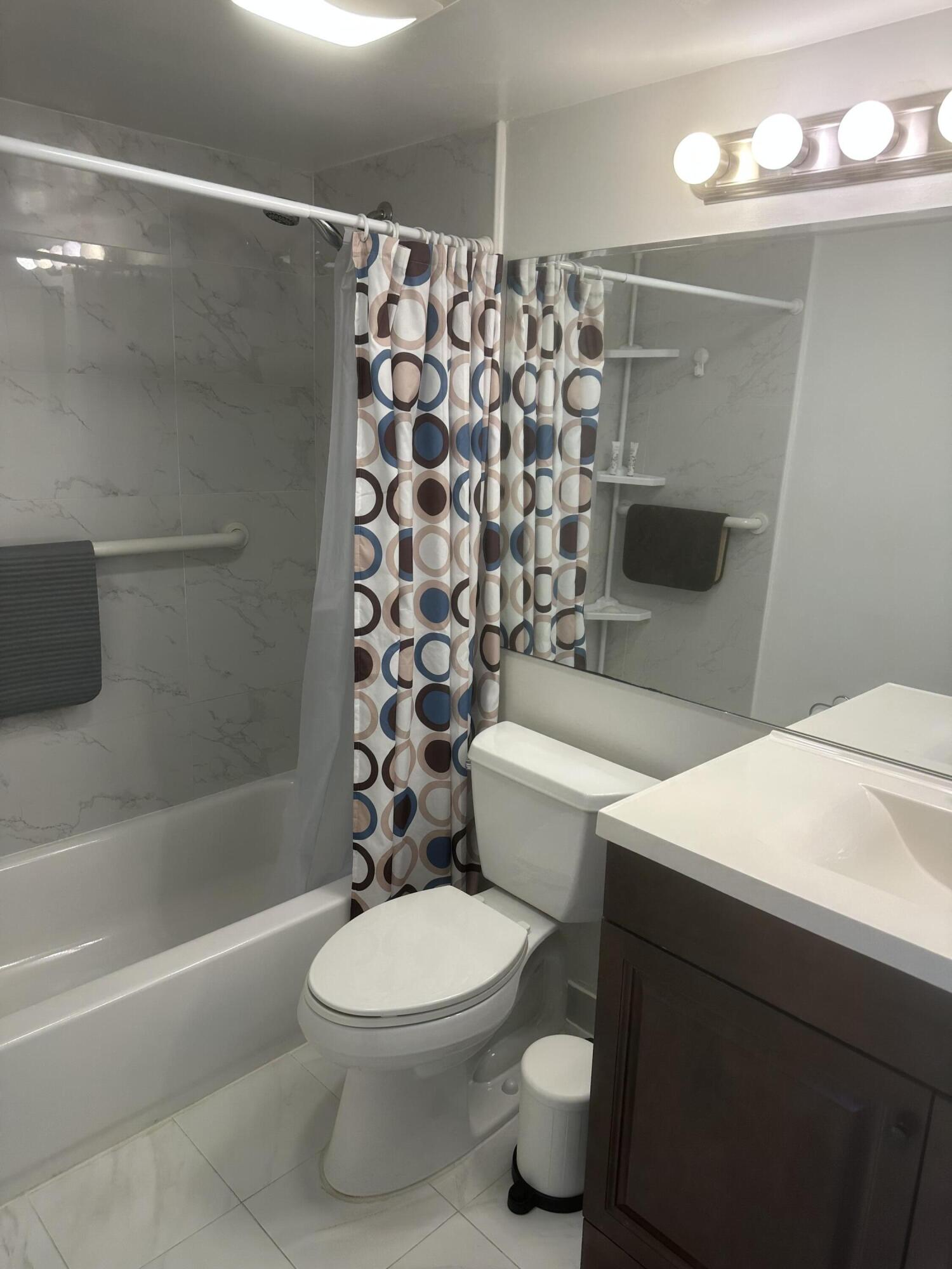 HOLLYBROOK GOLF AND - Residential Lease
