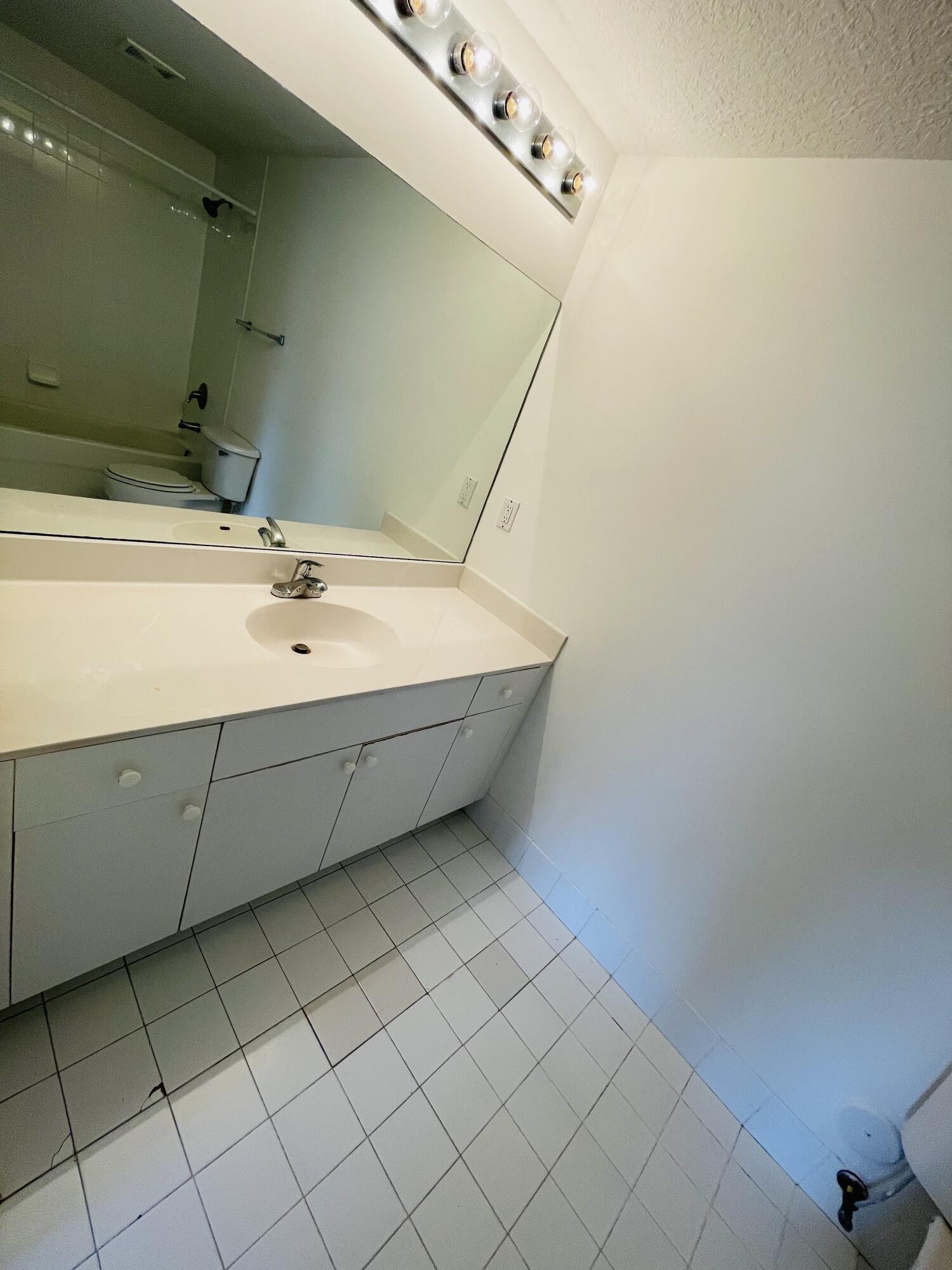 BELVEDERE ISLES CONDO NO 1 - Residential Lease