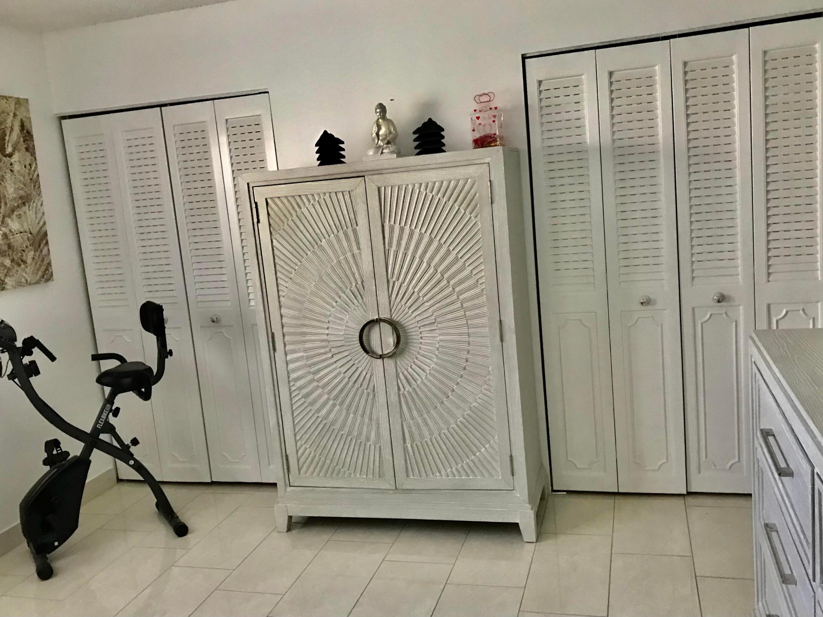 MEADOWBROOK LAKES CONDO - Residential