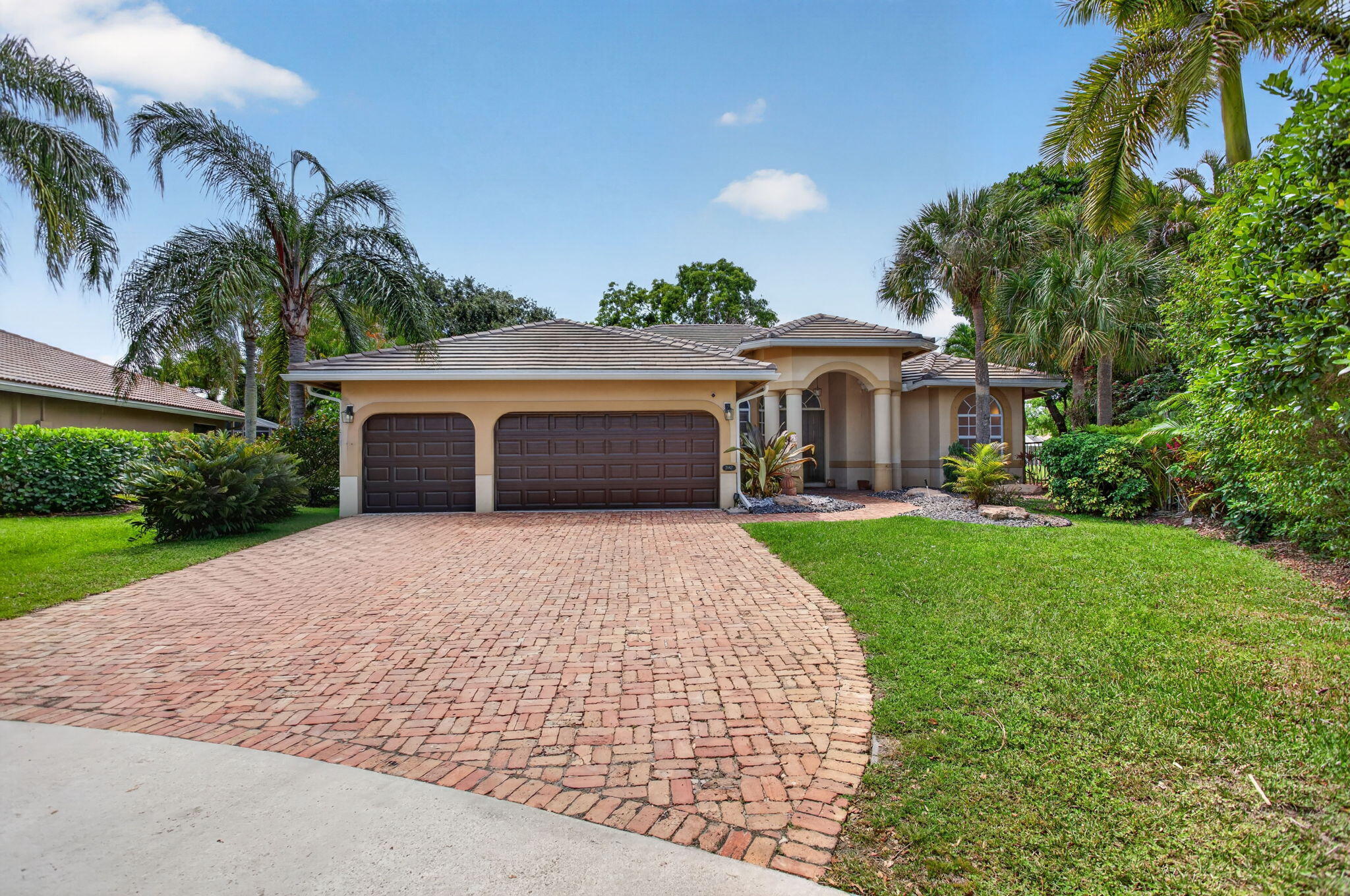 Beautiful, Five bedroom, three bath home on one of Ternbridge  communities  premier cul-de-sac lots! Enjoy lake views and a gorgeous, private oversized backyard . Triple- split floorplan. New Roof ( only 2 years old). Zoned for top rated Parkland  schools and walking distance to the Chabad!
