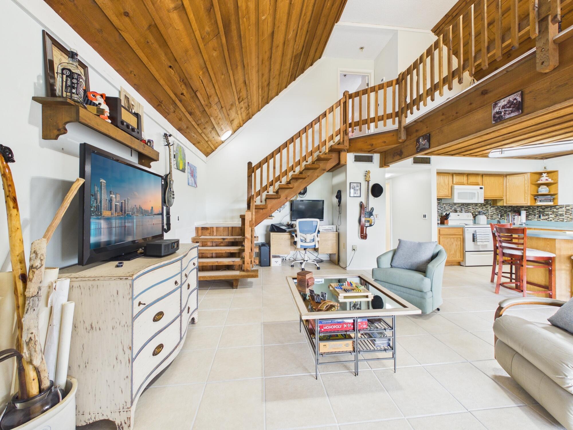 NORTH LAKE COUNTRY ESTATES - Residential