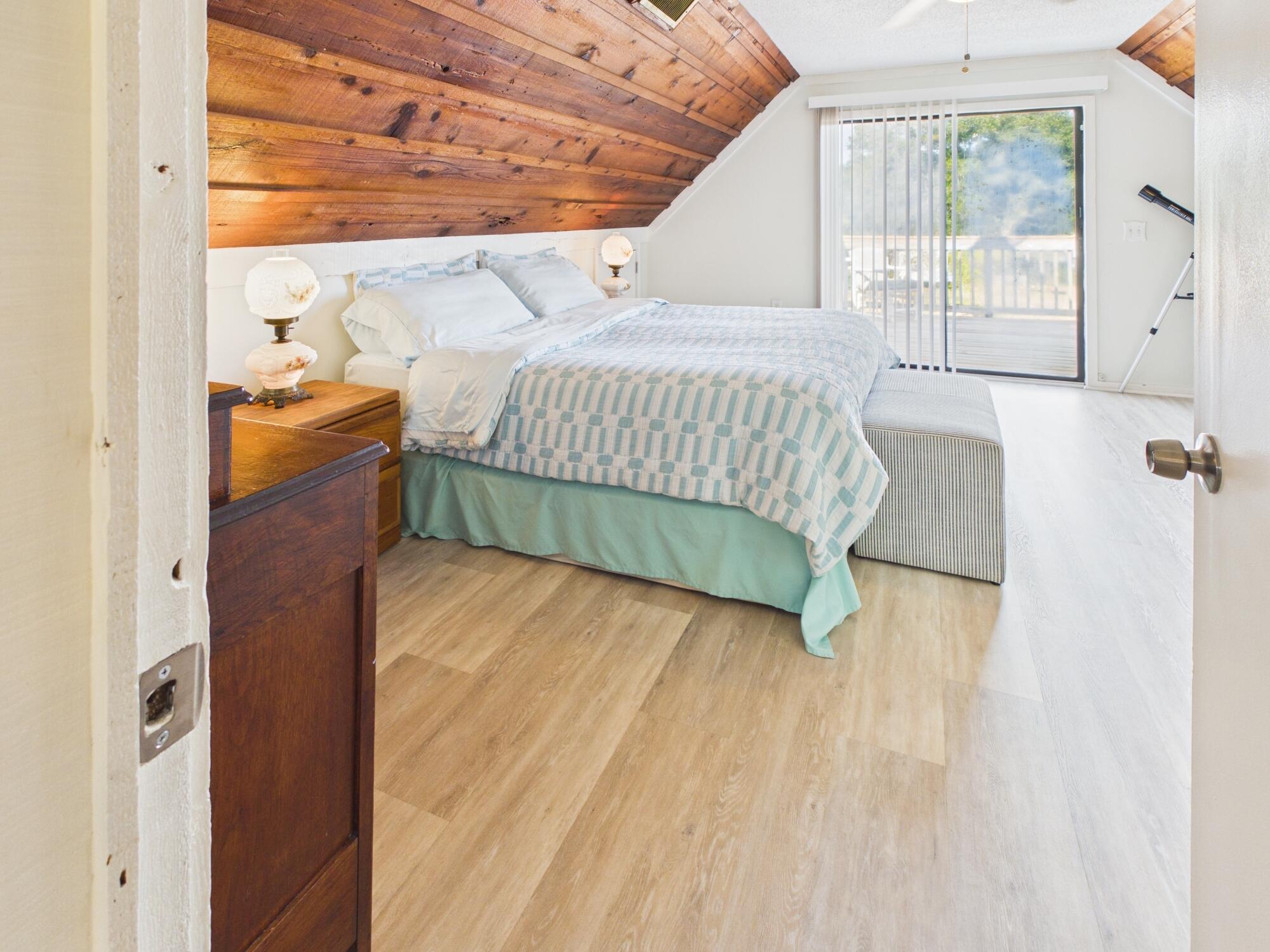NORTH LAKE COUNTRY ESTATES - Residential