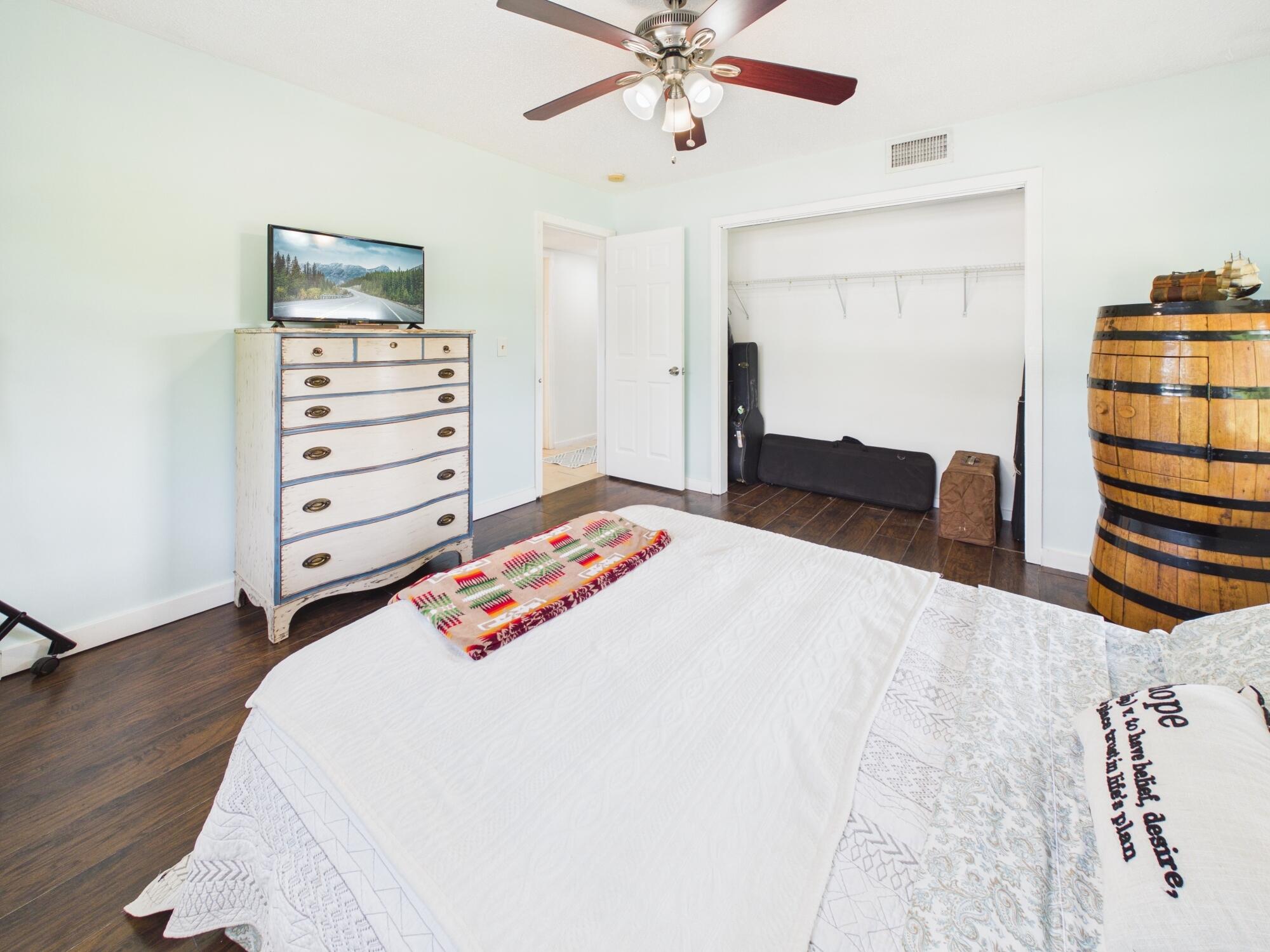 NORTH LAKE COUNTRY ESTATES - Residential