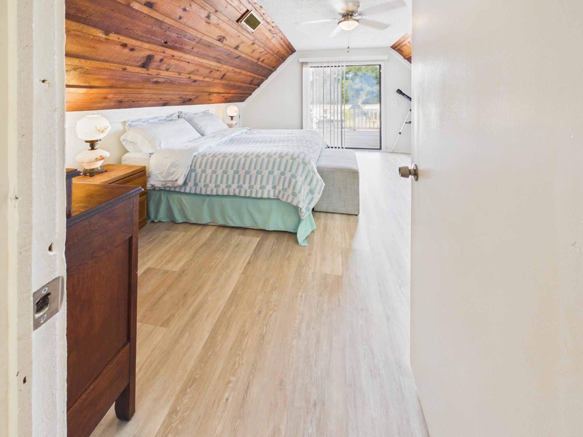 NORTH LAKE COUNTRY ESTATES - Residential