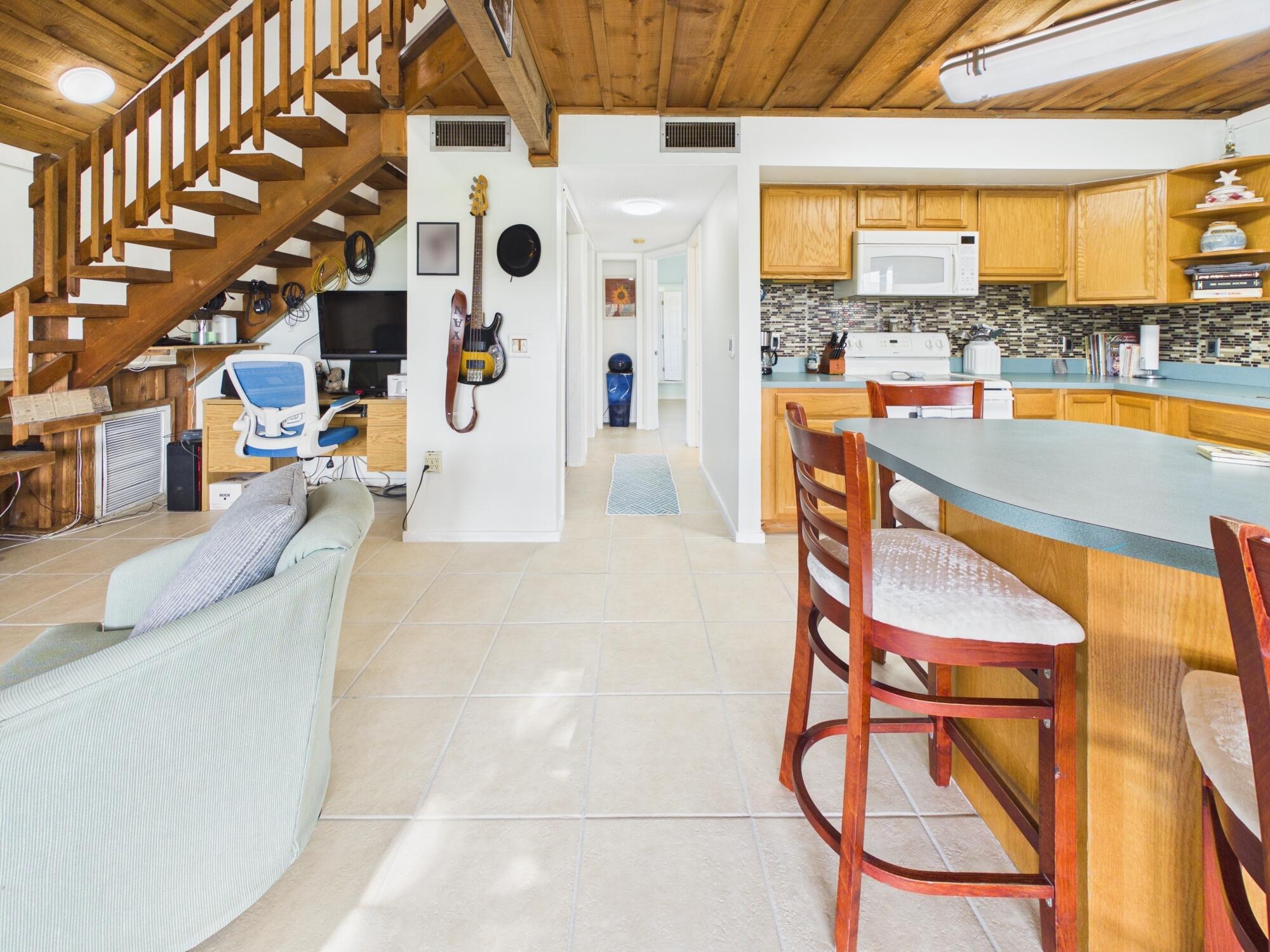 NORTH LAKE COUNTRY ESTATES - Residential