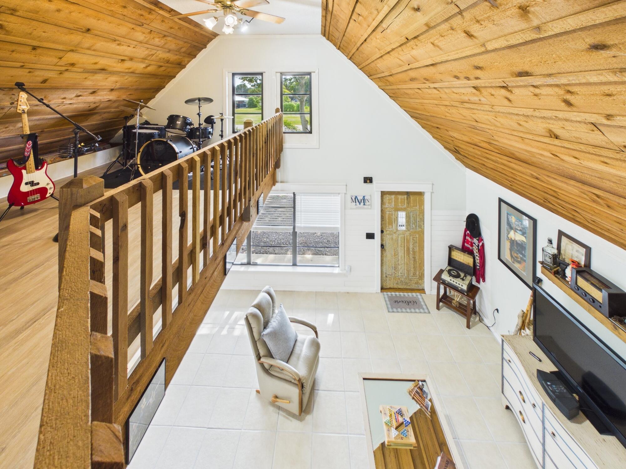 NORTH LAKE COUNTRY ESTATES - Residential