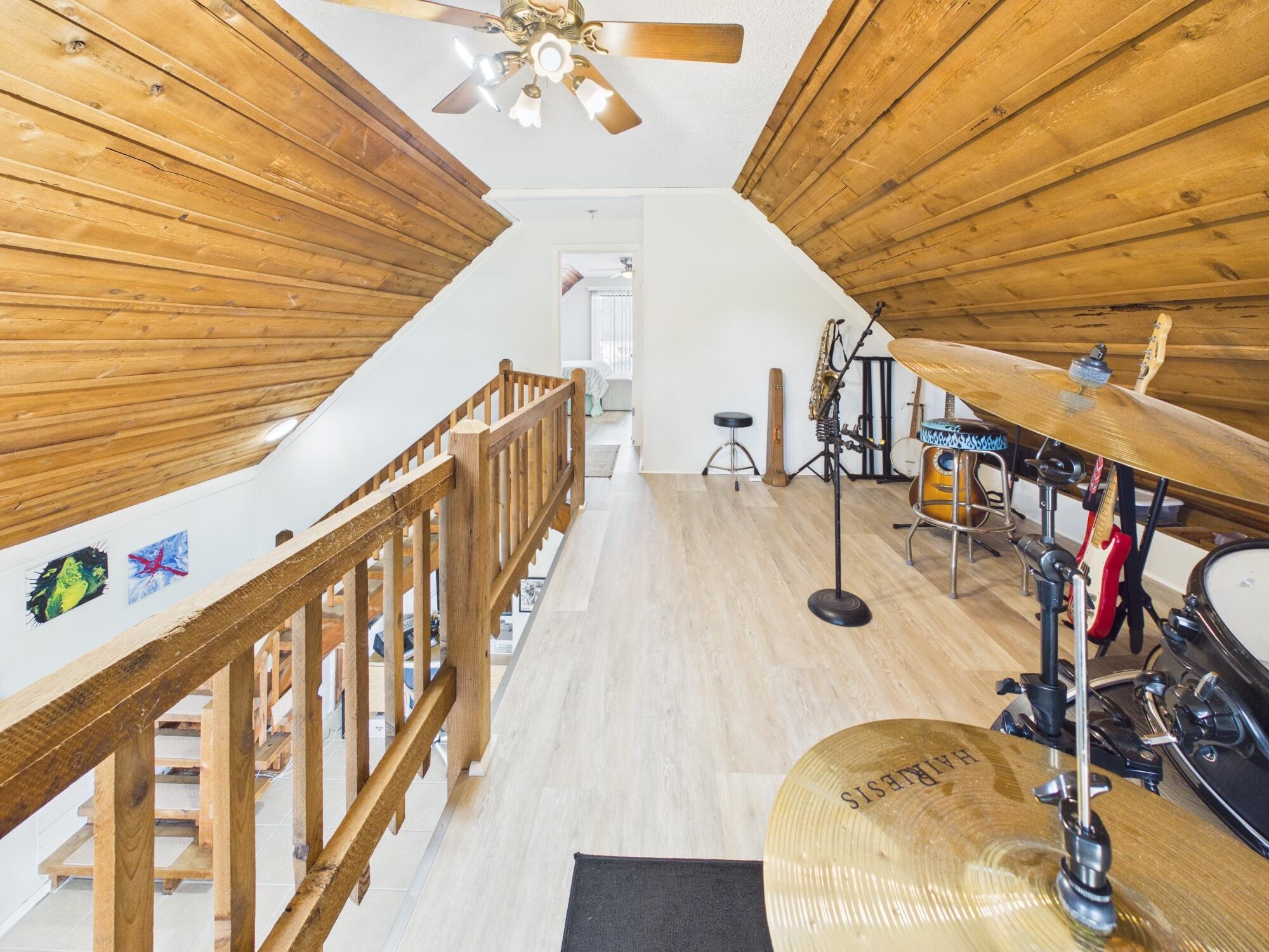 NORTH LAKE COUNTRY ESTATES - Residential