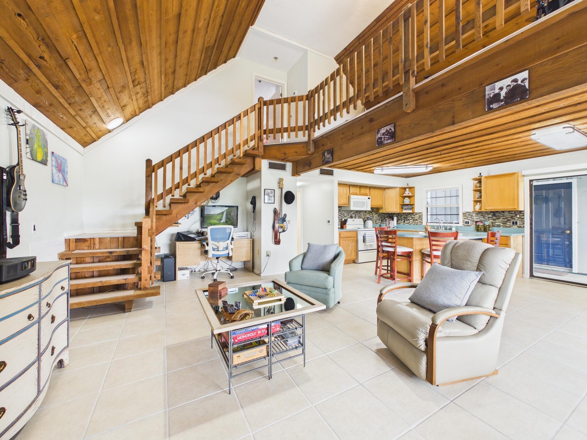 NORTH LAKE COUNTRY ESTATES - Residential