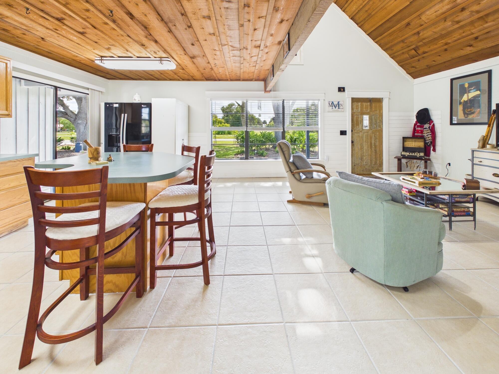 NORTH LAKE COUNTRY ESTATES - Residential