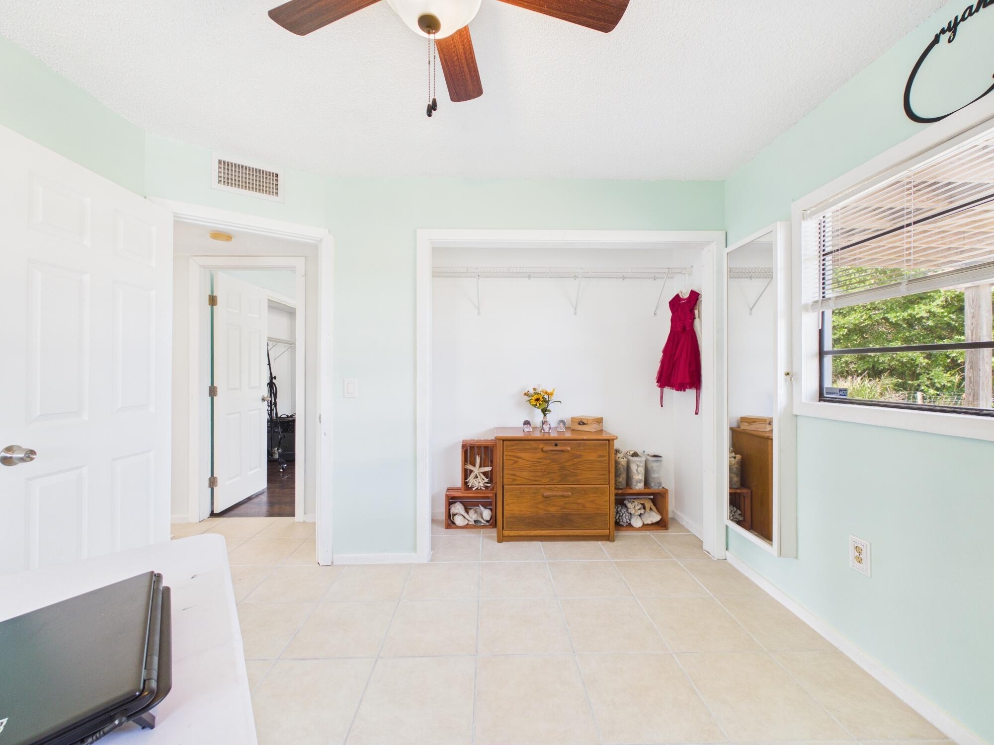 NORTH LAKE COUNTRY ESTATES - Residential