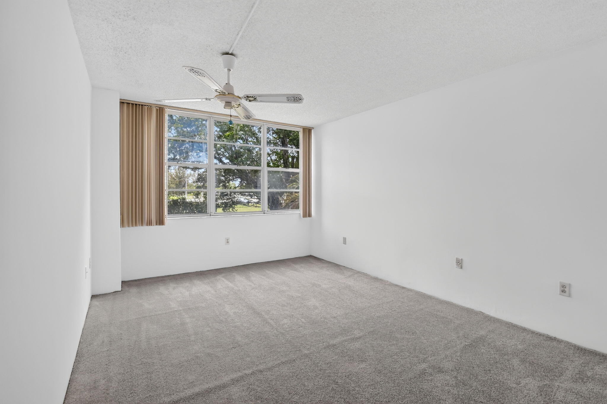 PARK PLACE CONDOMINIUM NO FOUR - Residential