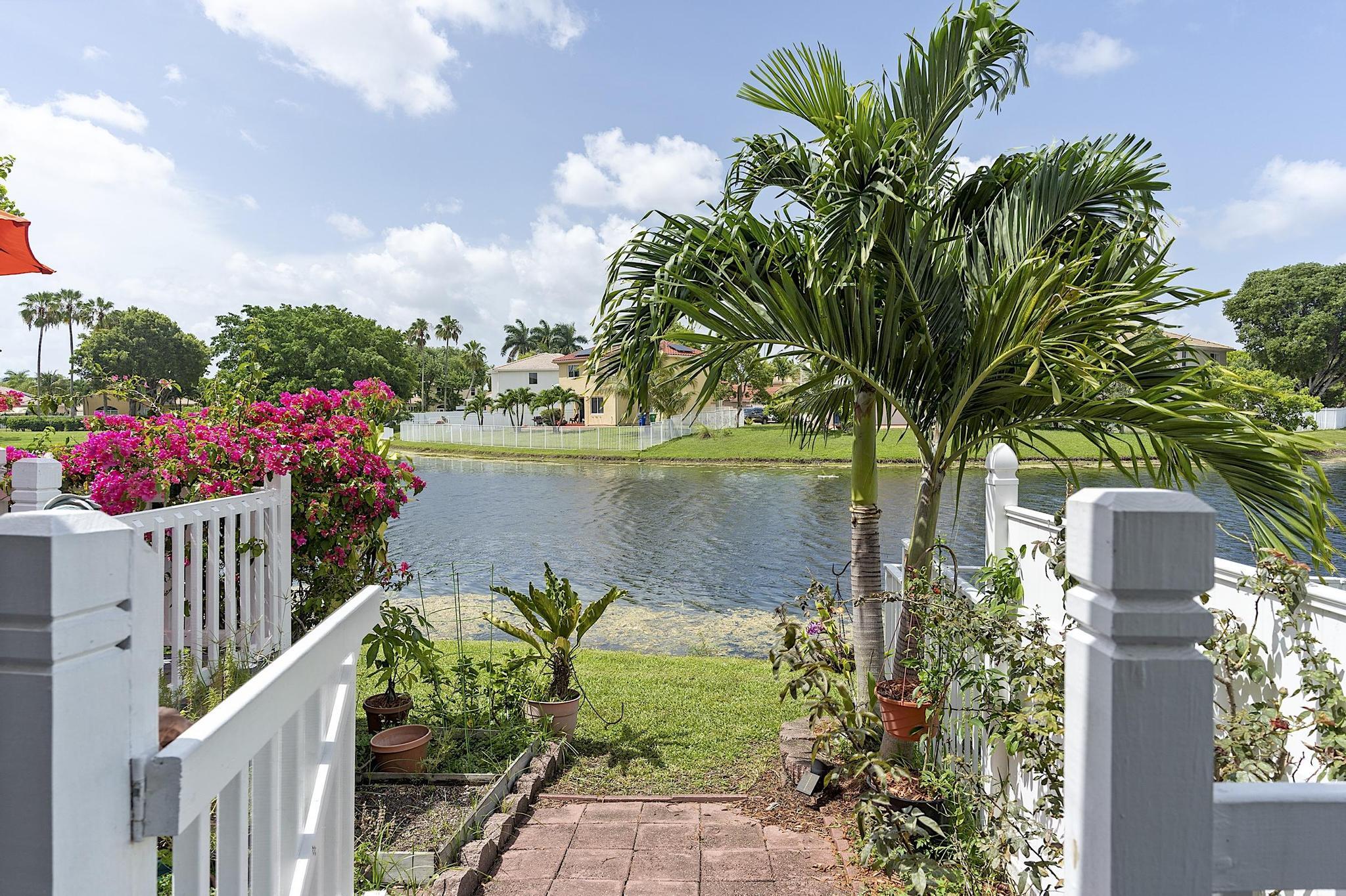 POD 14 AT MONARCH LAKES - Residential