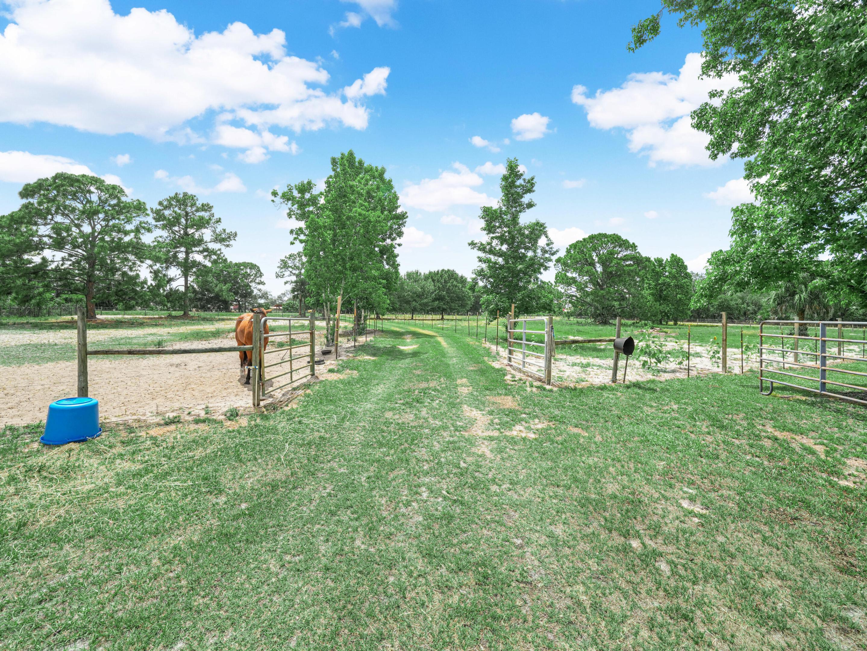 LADECA ACRES S/D UNREC SEC 32 - Residential