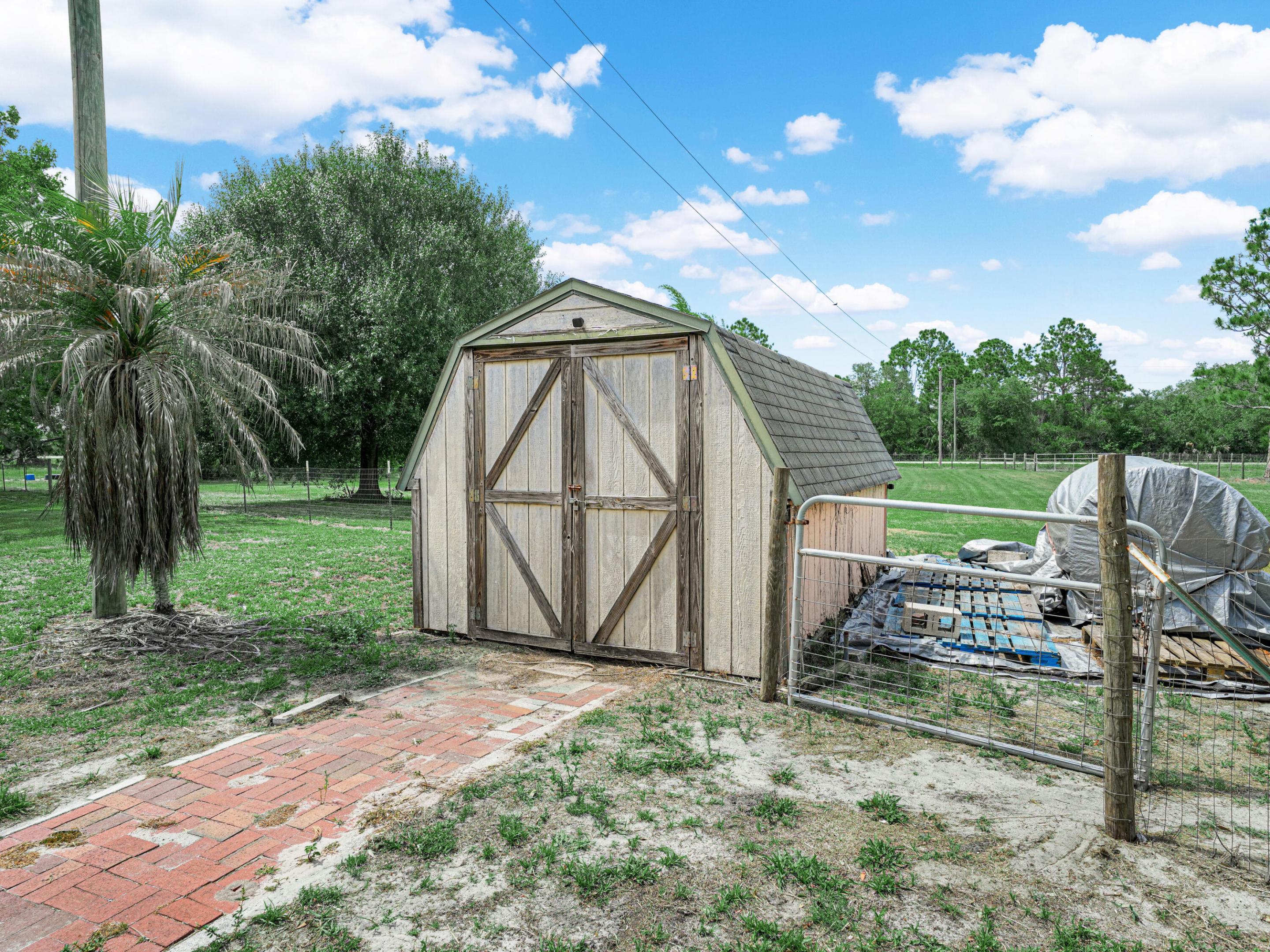 LADECA ACRES S/D UNREC SEC 32 - Residential