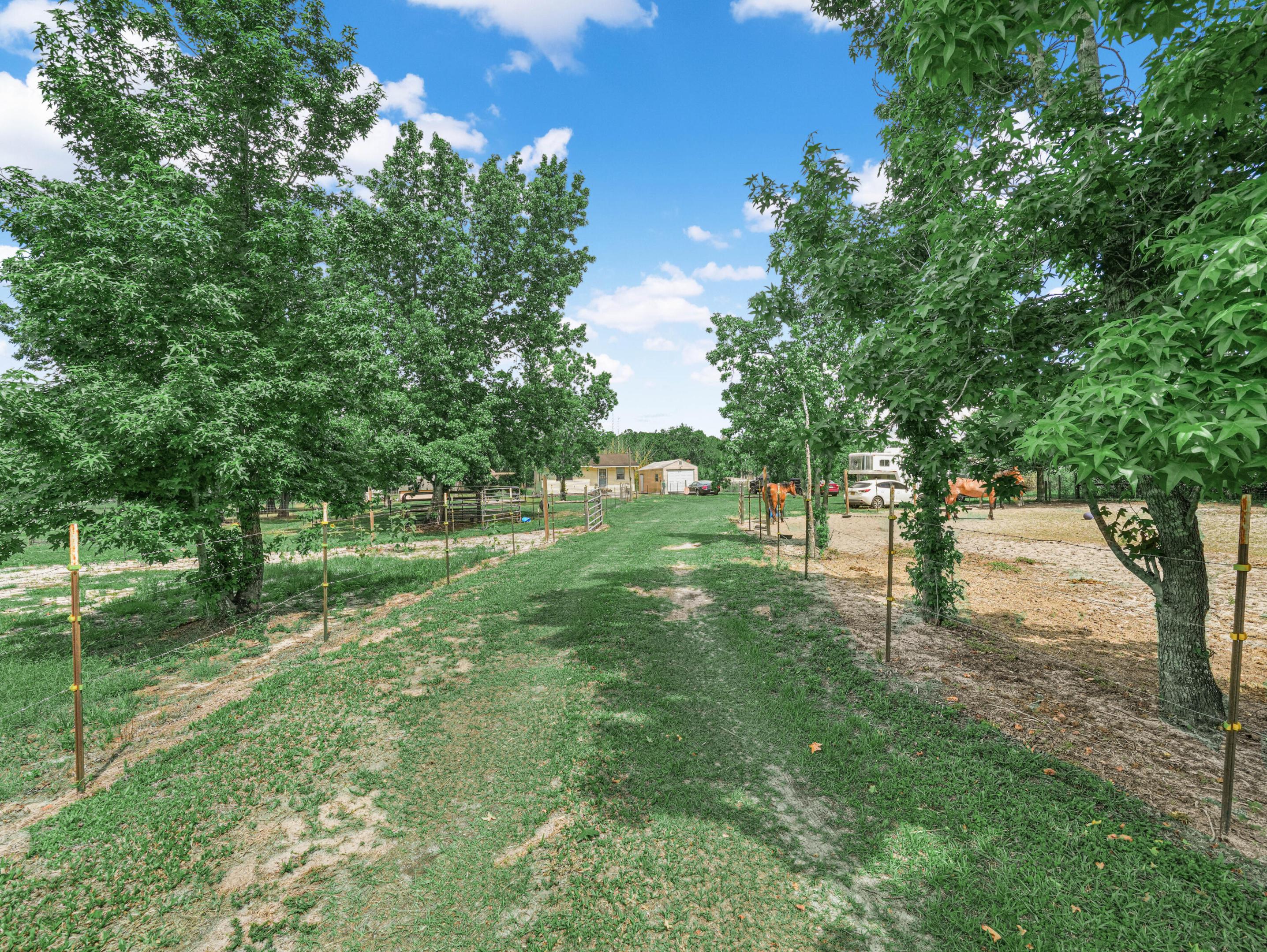 LADECA ACRES S/D UNREC SEC 32 - Residential