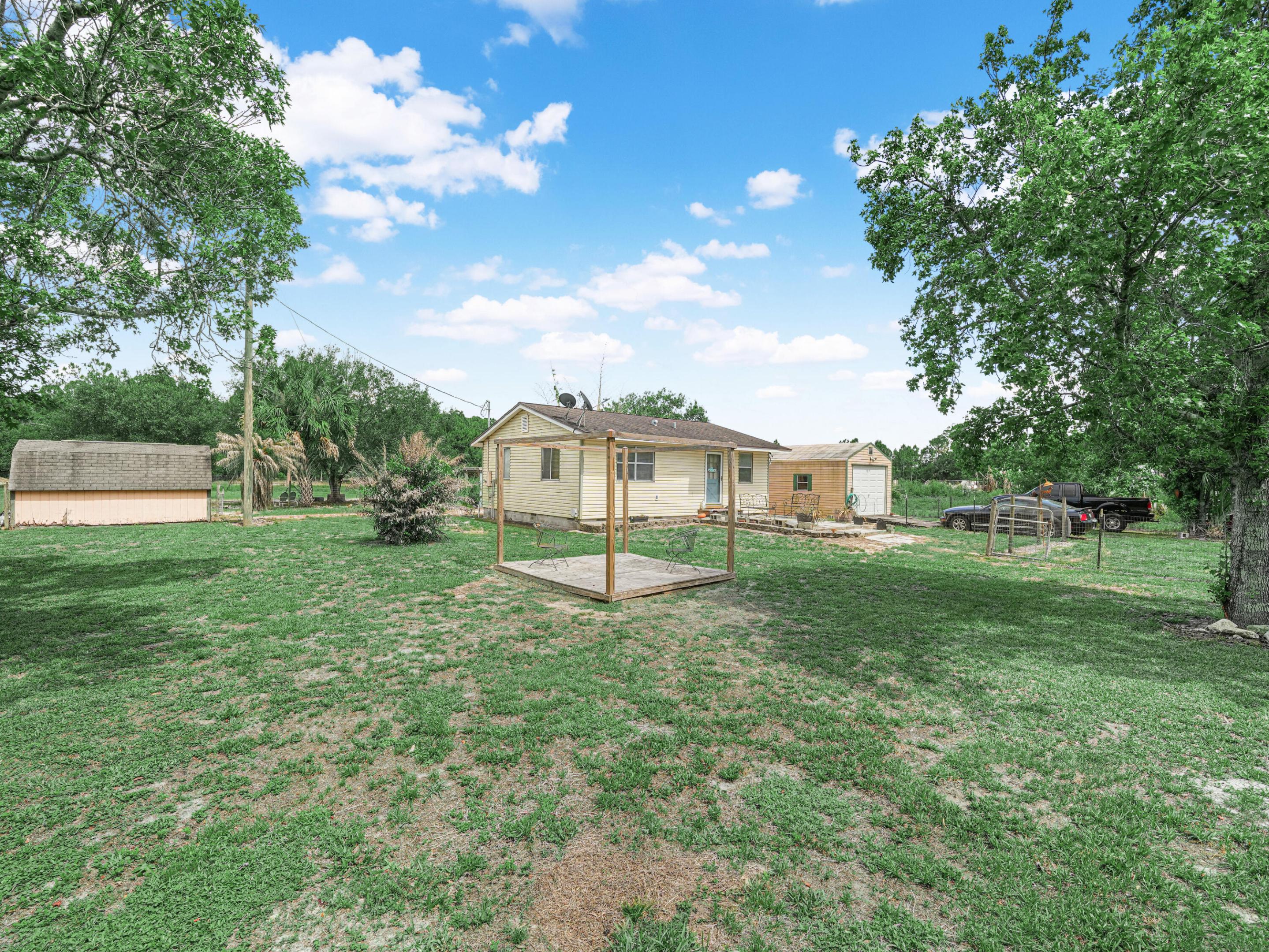 LADECA ACRES S/D UNREC SEC 32 - Residential