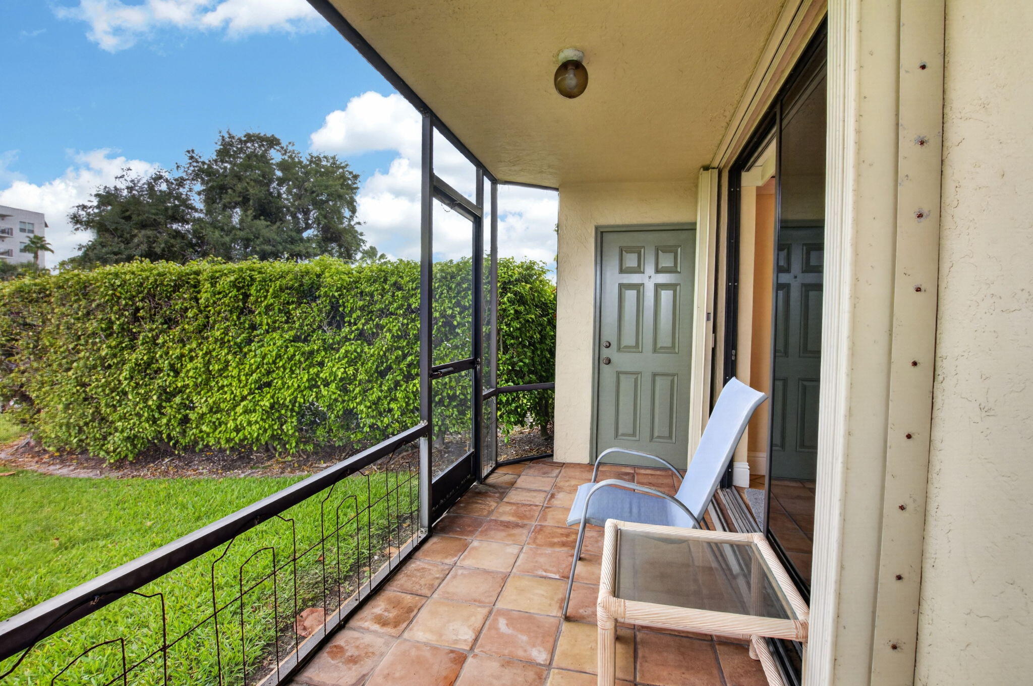 HIDDEN BANYAN CONDO - Residential