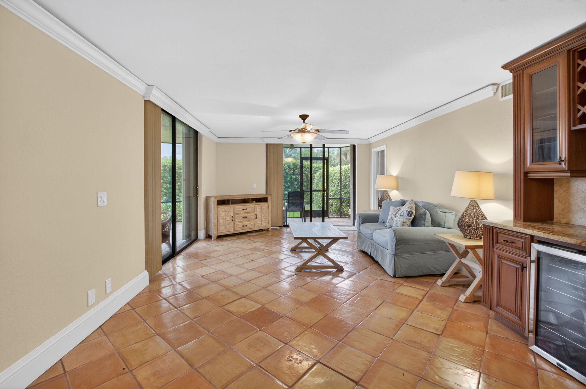 HIDDEN BANYAN CONDO - Residential