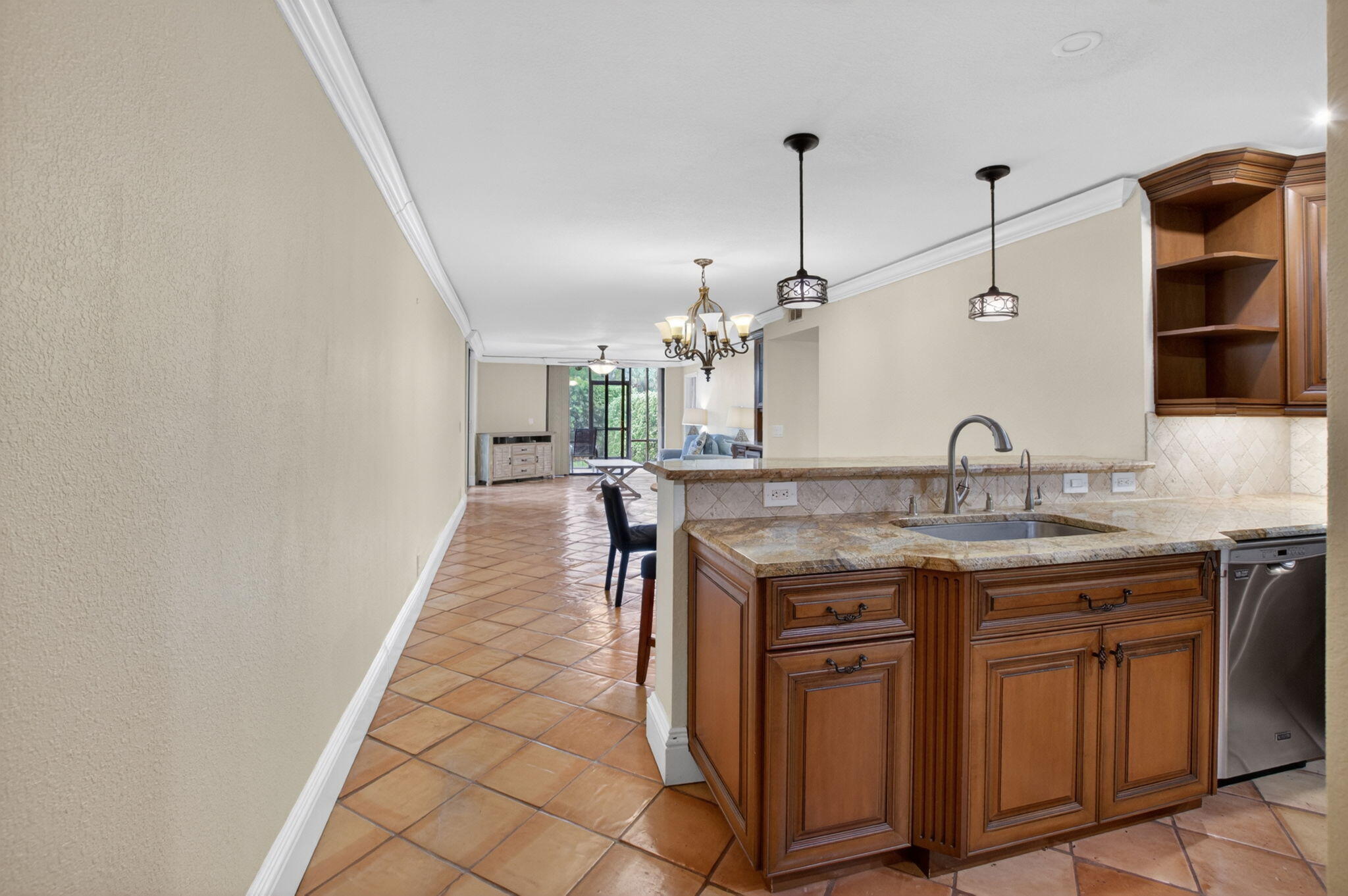 HIDDEN BANYAN CONDO - Residential