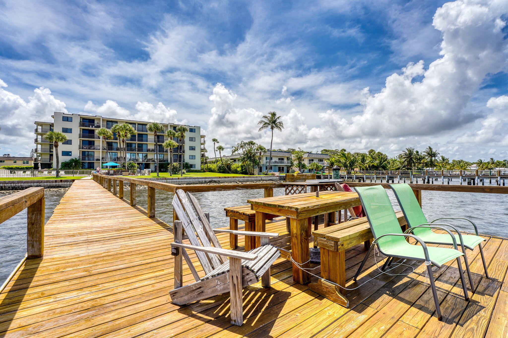 HIDDEN BANYAN CONDO - Residential