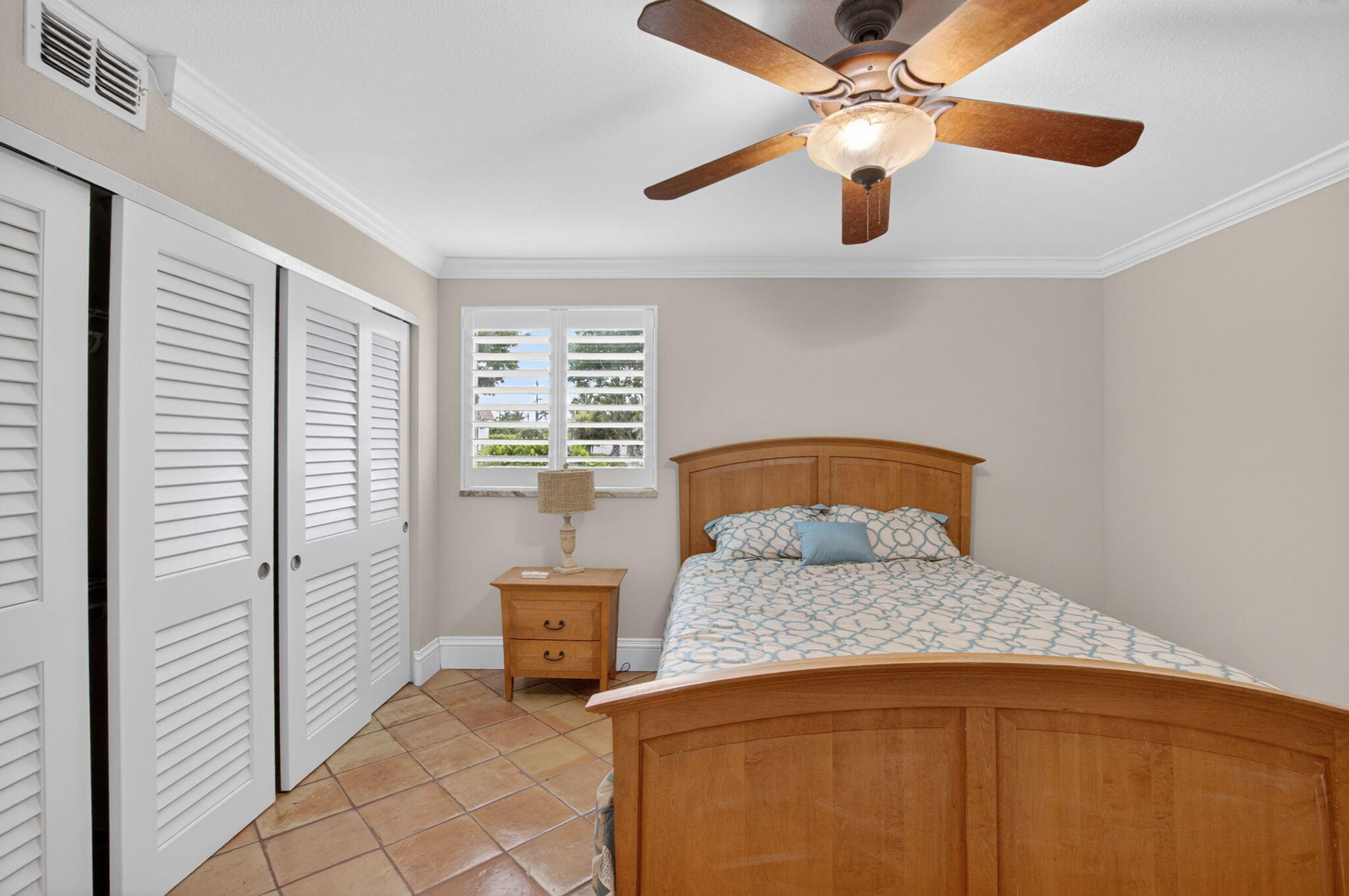 HIDDEN BANYAN CONDO - Residential