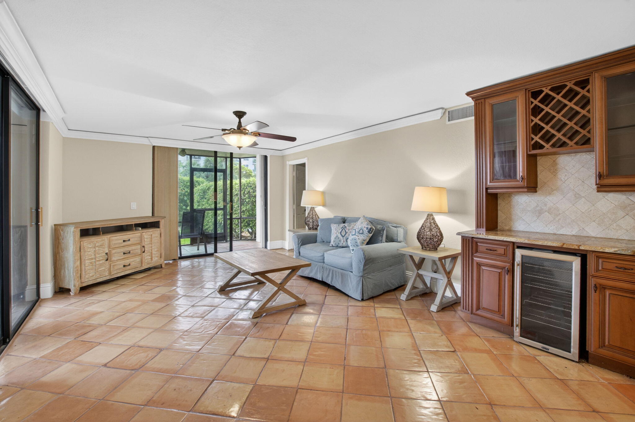 HIDDEN BANYAN CONDO - Residential
